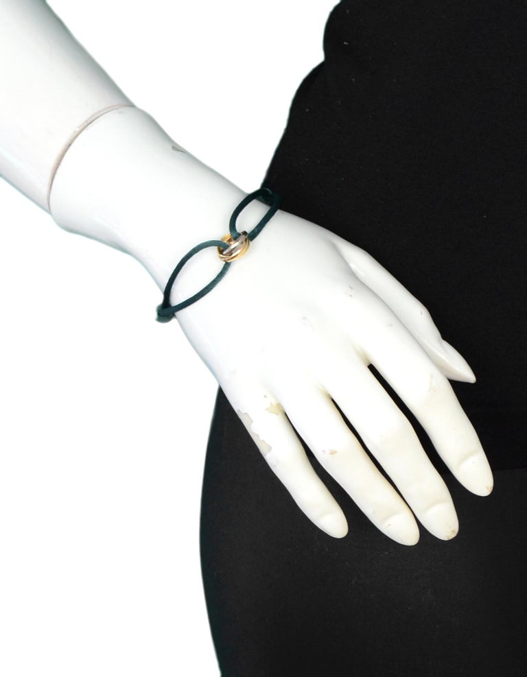 Cartier Trinity Armband aus 18 Karat WeiB Gelb Rosa Gold mit gruner Kordel im Angebot bei 1stDibs cartier armband grun cartier trinity armband erfahrungen cartier trinity armband schwarz