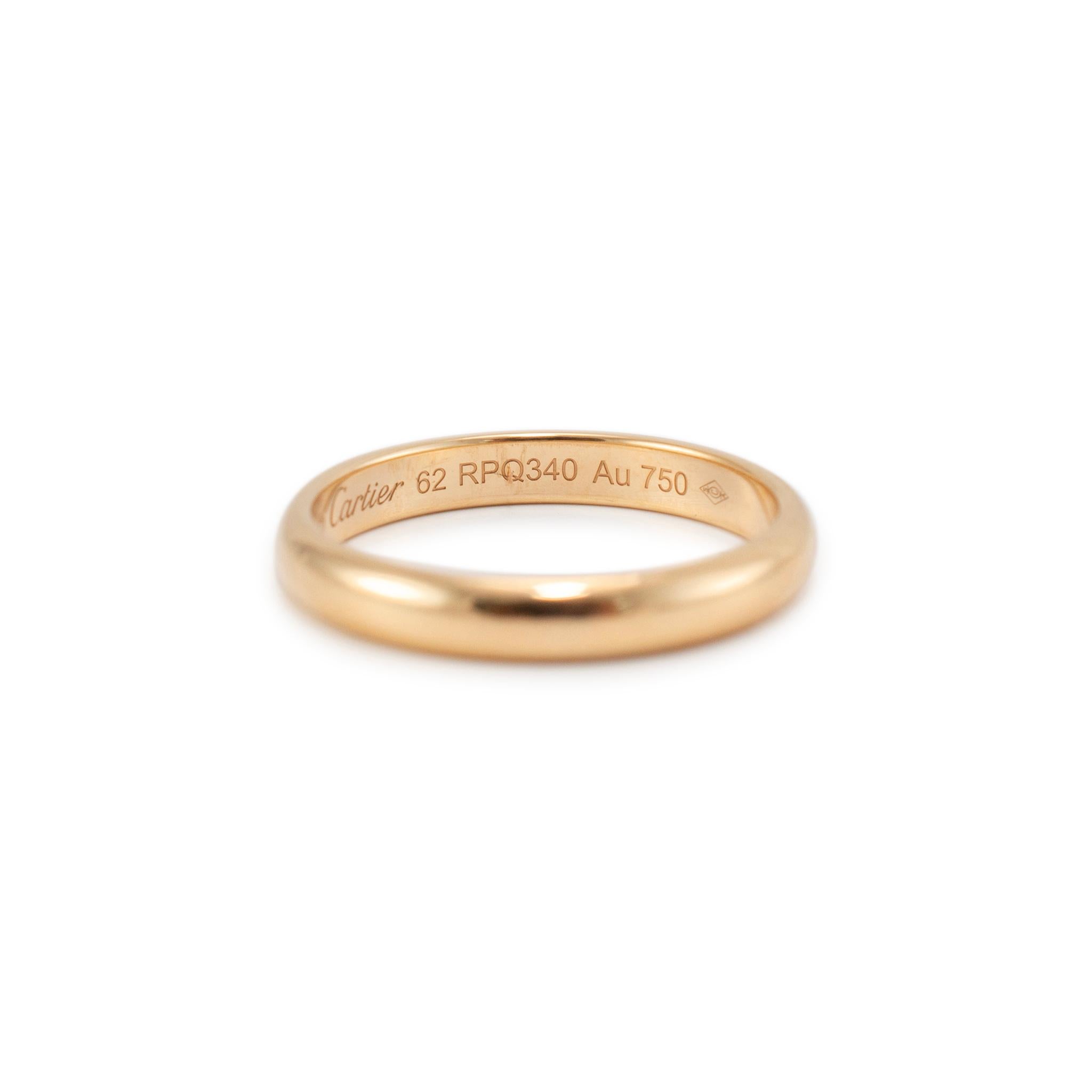 Marke: Cartier

Geschlecht: Unisex

Metall Typ: 18K Gelbgold 

Grö�ße: 10

Breite: 3.50 mm

Gewicht: 5.28 Gramm

Ein von einem Designer angefertigter polierter Ehering aus 18 Karat Gelbgold mit halbrundem Schaft. Das Metall wurde getestet und es