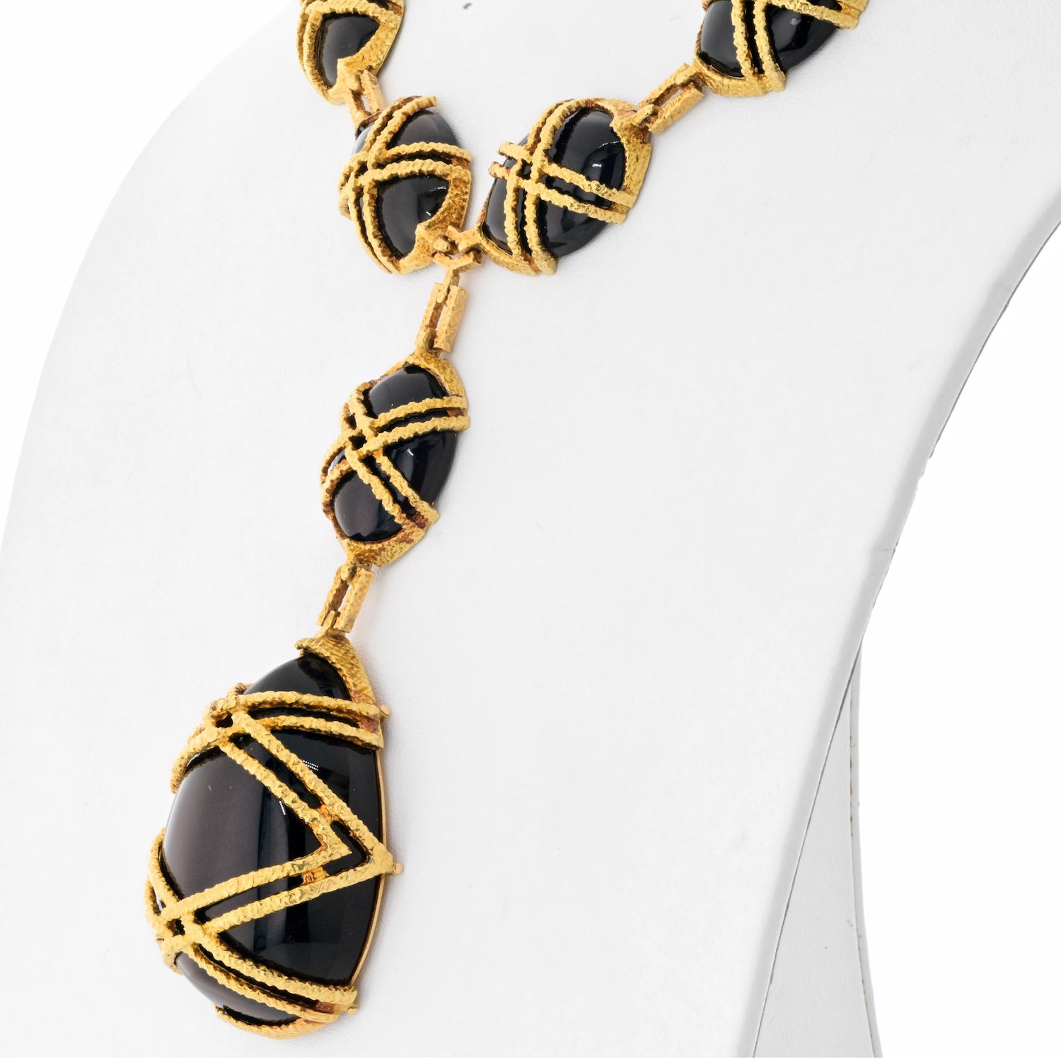 Cartier 18K Yellow Gold 1969 Black Jade Necklace In Excellent Condition For Sale In New York, NY