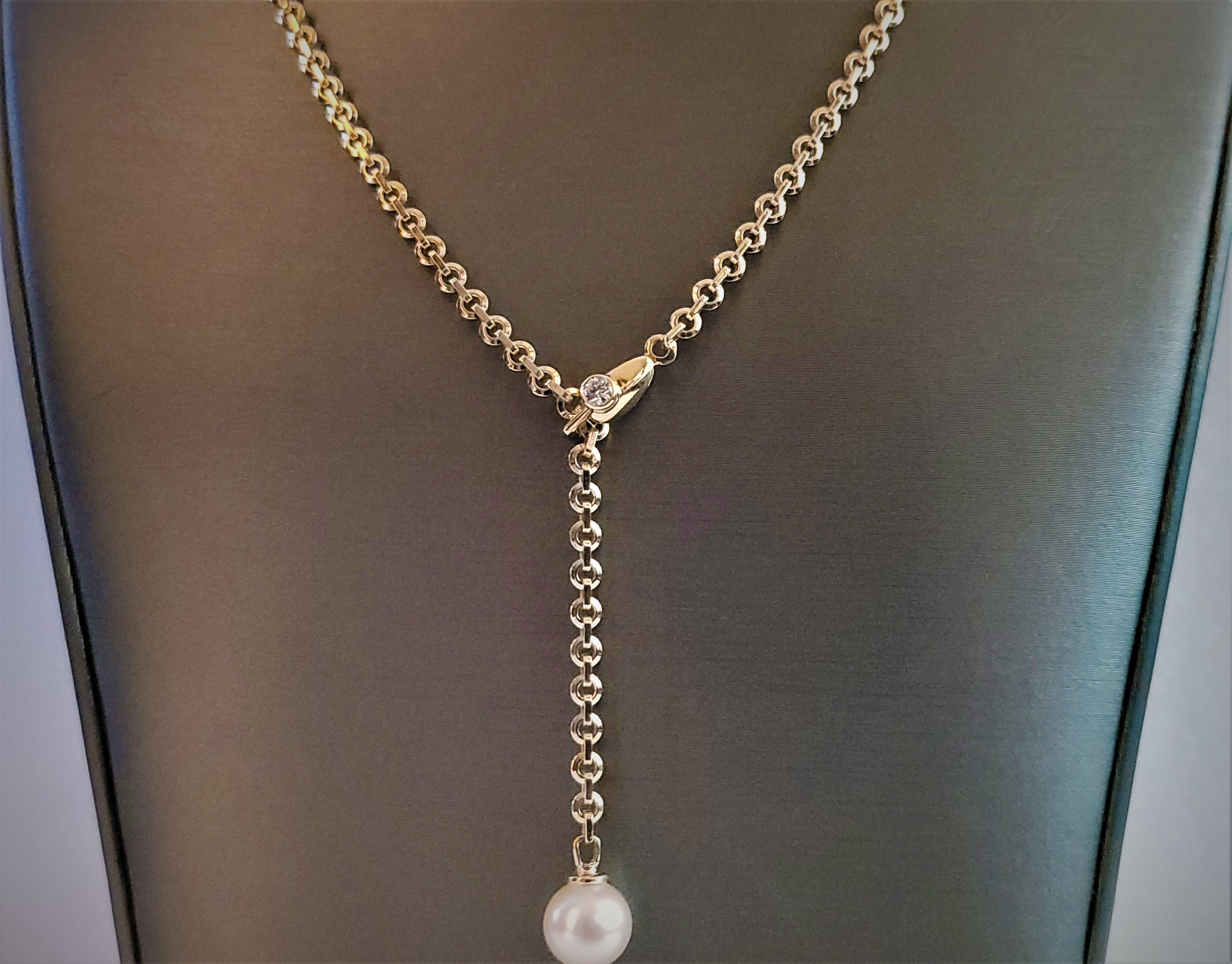 This gorgeous Cartier Lariat necklace is in perfect condition. A really pretty piece which dates from 2001. As with all Lariat necklace can be adjusted. The total length however, is 18.5 inches. It set with a pretty cultured Akoya  pearl measuring