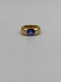 Anillo de cóctel de Cartier en oro amarillo de 18 quilates con una tanzanita de aproximadamente 2,5 quilates, de 1993