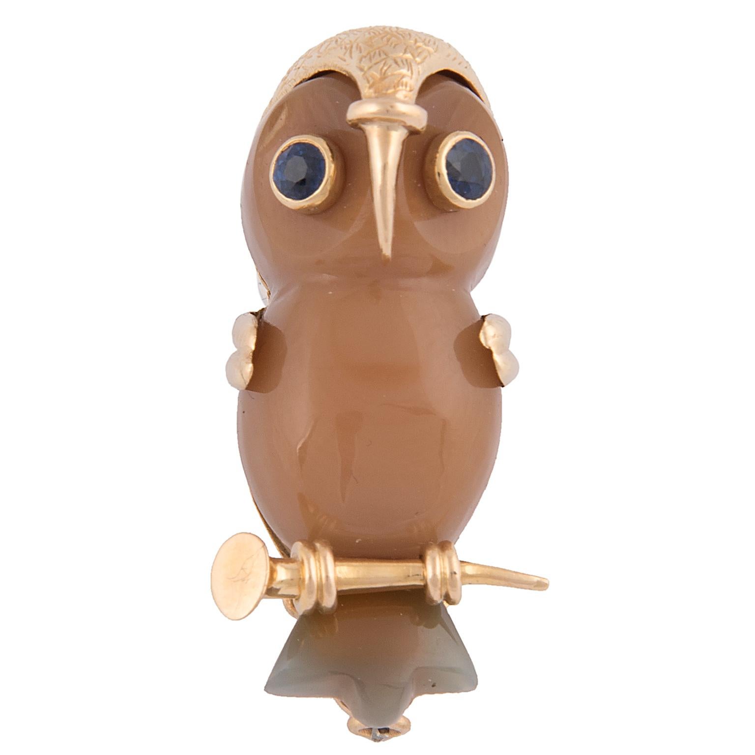 Cartier 18k Yellow Gold Blue Sapphire and Agate Owl Brooch For Sale