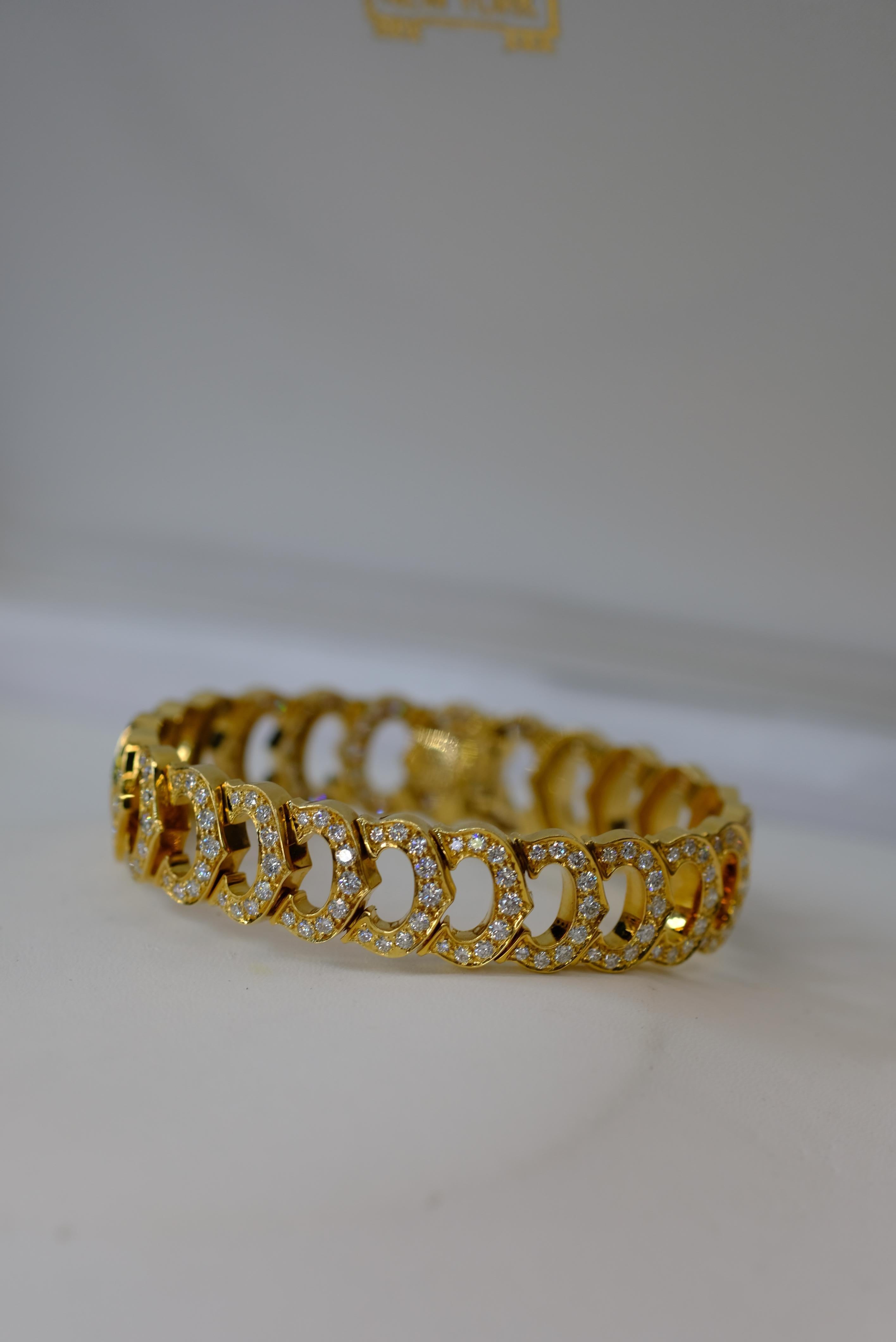 Bracelet en or jaune 18 carats motif C 9.30cttw diamant Pour femmes en vente