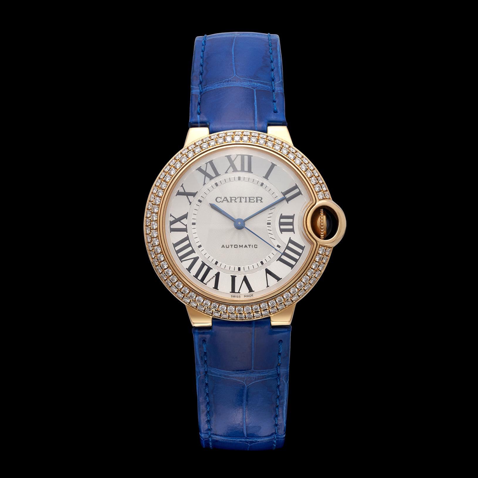 Taille ronde Cartier Montre-bracelet bleu ballon en or jaune 18 carats et diamants en vente