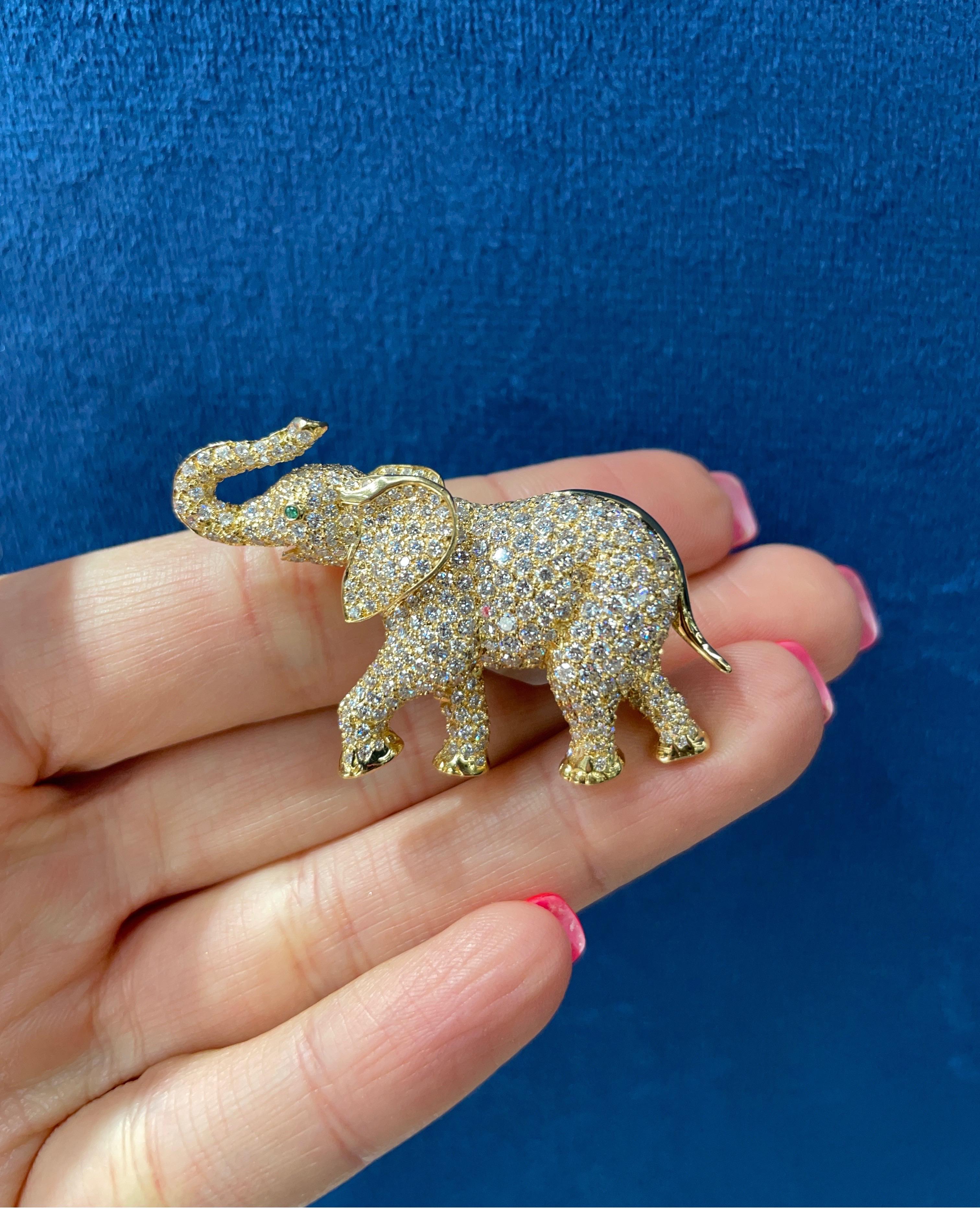 Round Cut Cartier 18k Yellow Gold Diamond Elephant Brooch For Sale