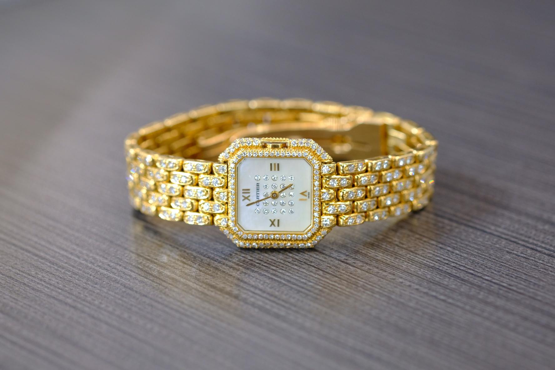 Cartier Panthere De Cartier Armbanduhr, 18 Karat Gelbgold Diamant im Angebot 4