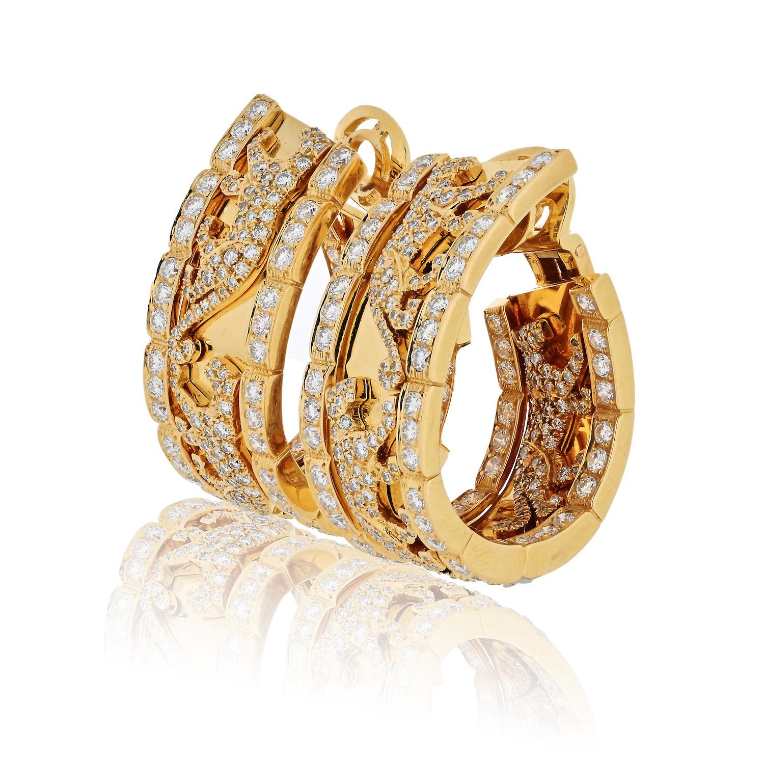 Moderne Boucles d'oreilles panthère marchante en or jaune 18K et diamants de Cartier en vente