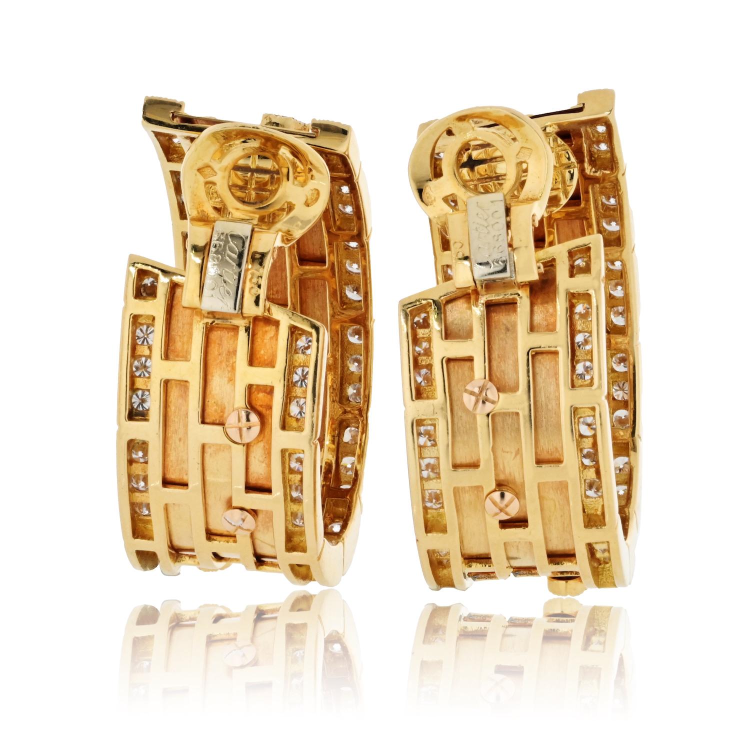 Cartier 18K Yellow Gold Diamond Walking Panthere Earrings In Excellent Condition For Sale In New York, NY