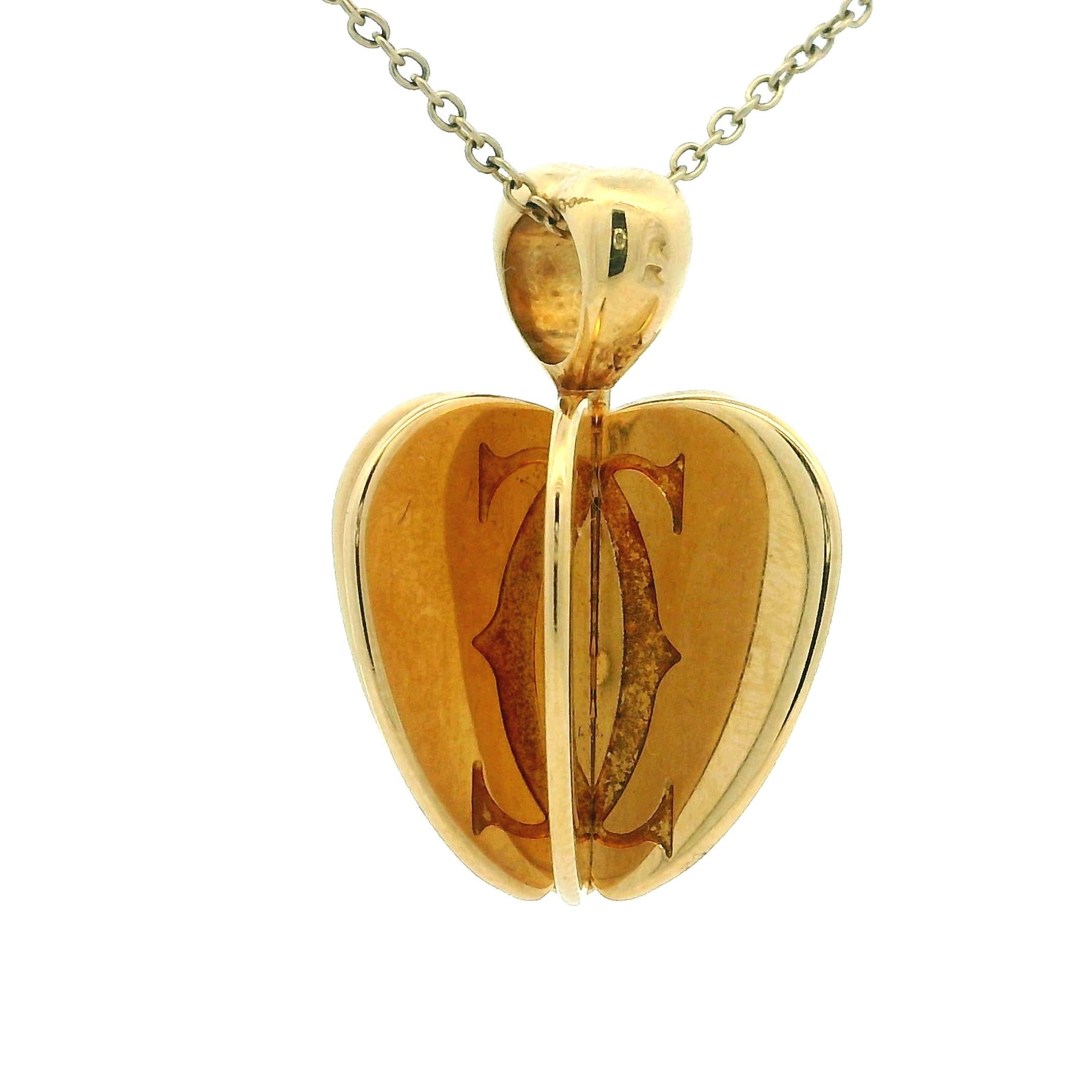 Cartier 18K Yellow Gold Double C 3D Apple Heart Pendant In condizioni ottime in vendita a Miami, FL