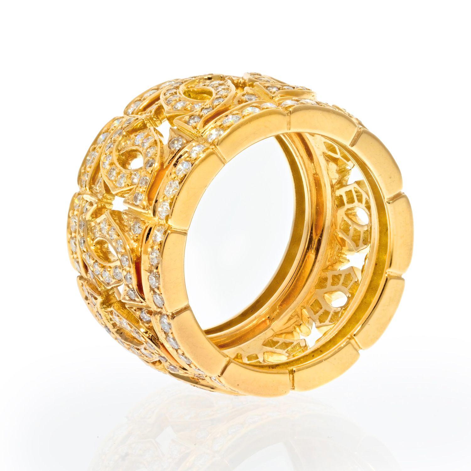 Cartier Entrelaces Ring aus 18 Karat Gelbgold mit Doppel-C-Diamant (Moderne) im Angebot