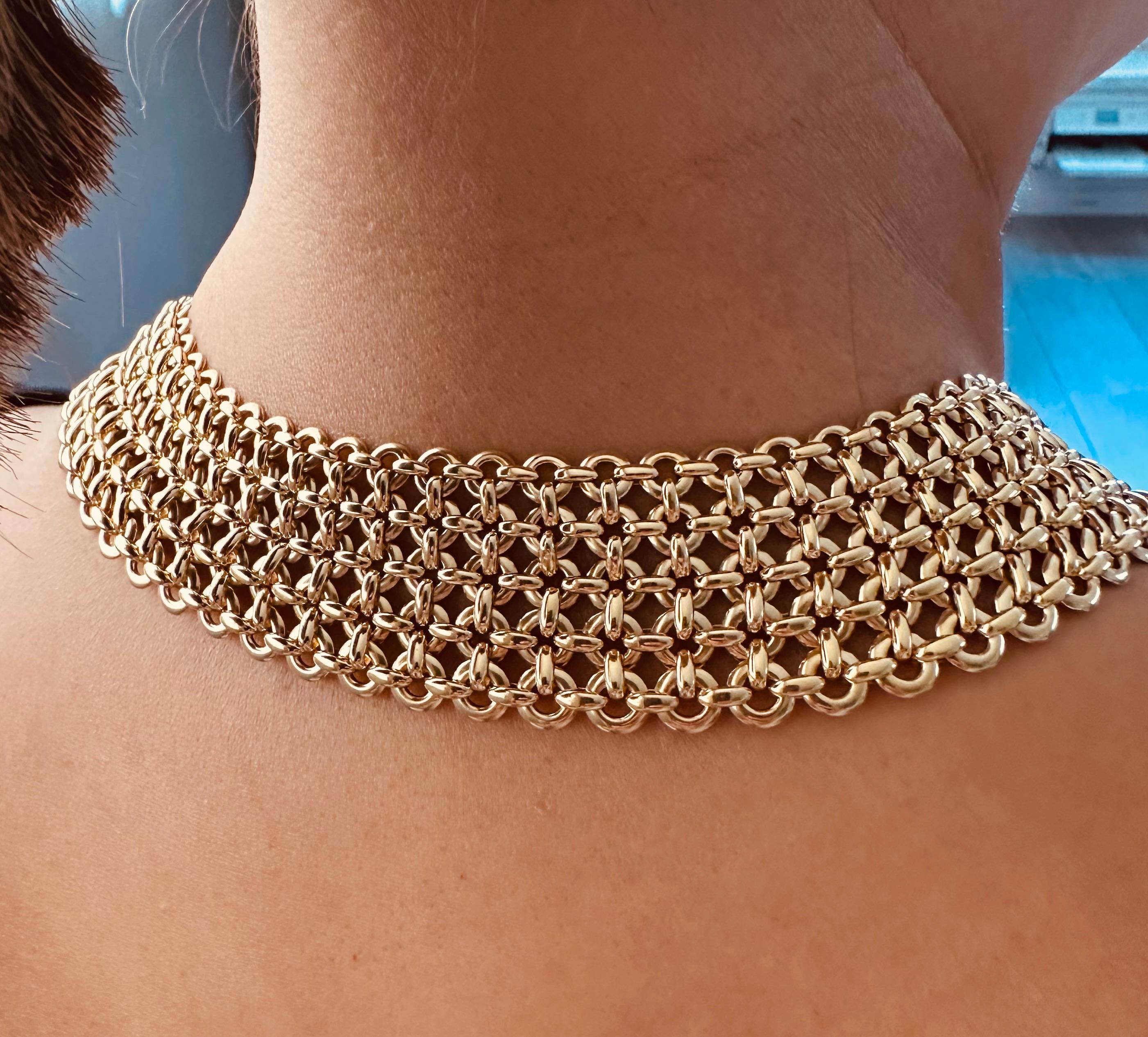Cartier Collana Penelope a cinque file con doppia C in oro giallo 18 carati in vendita 2