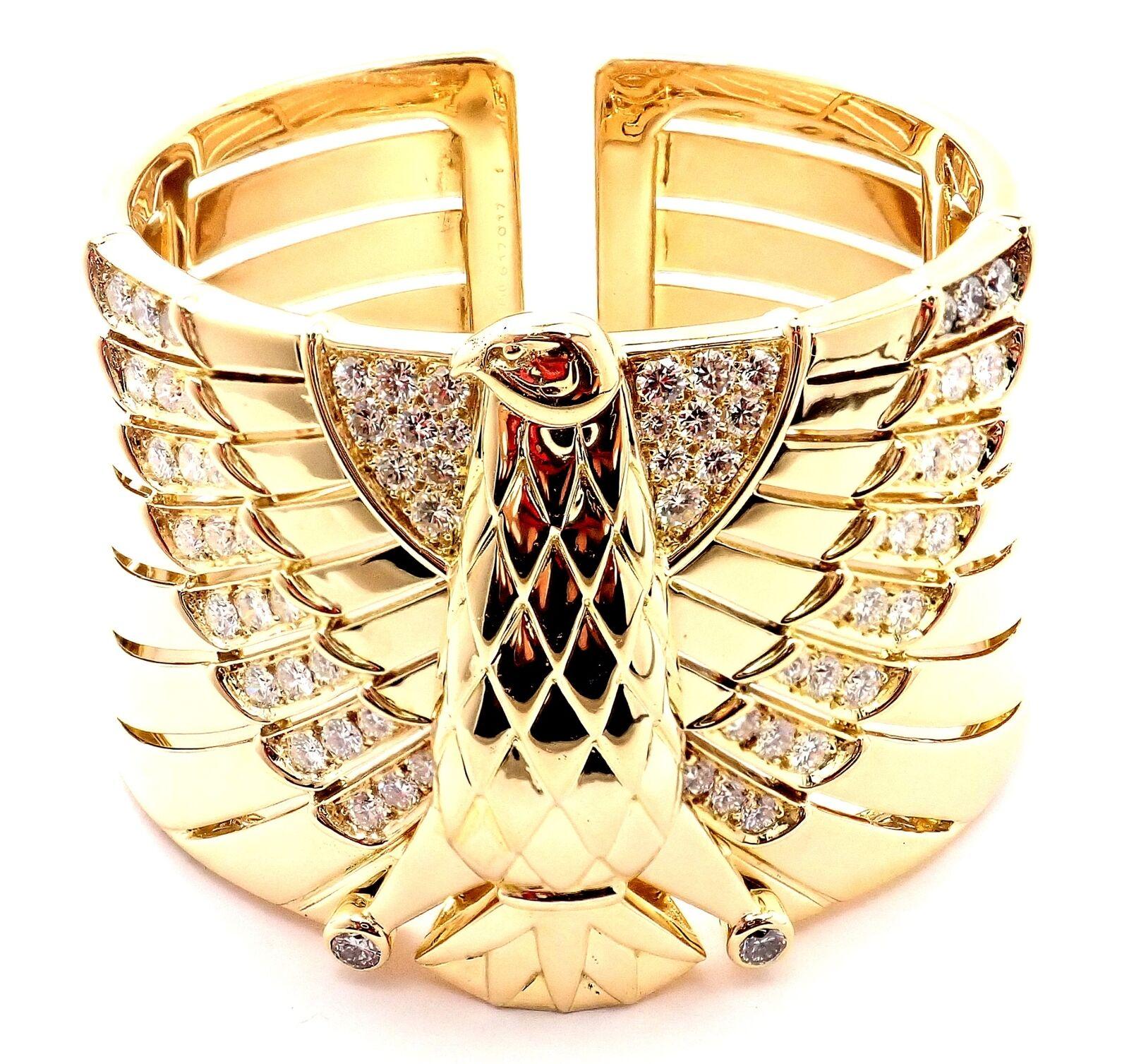 Fashion 21 Unisex Egyptian Horus Bird Piece Bangle Cuff Zinc Alloy Bracelet in Gold Tone
