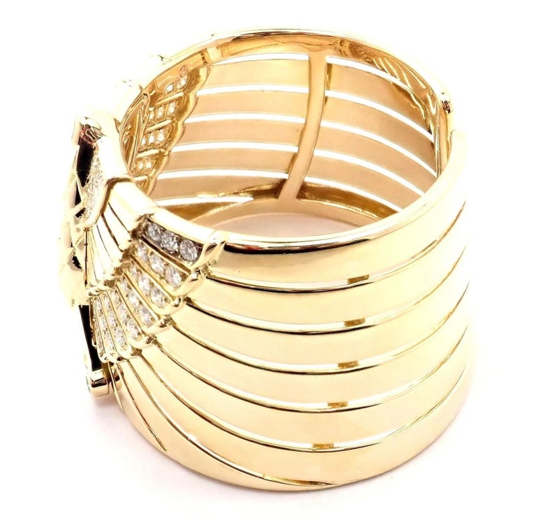 Round Cut Cartier 18K Yellow Gold Egyptian Horus Falcon Bracelet For Sale