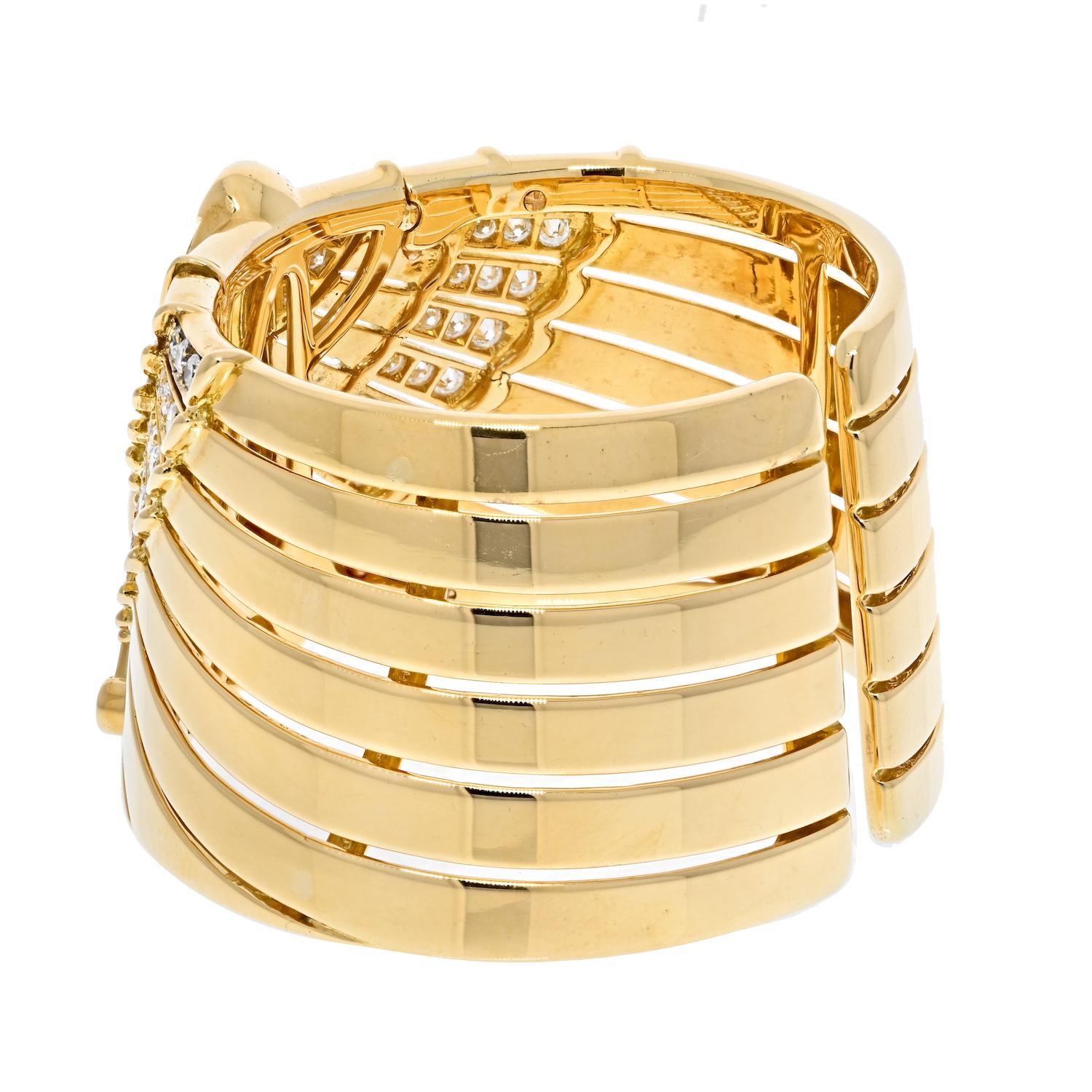 Moderne Cartier Bracelet fauconnier égyptien Horus en or jaune 18 carats en vente