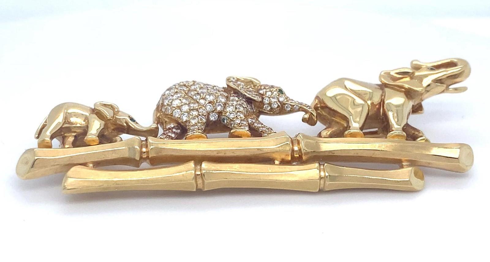 Cartier 18k Yellow Gold Elephant Family Brooch with Emerald & Diamond Accents For Sale 1