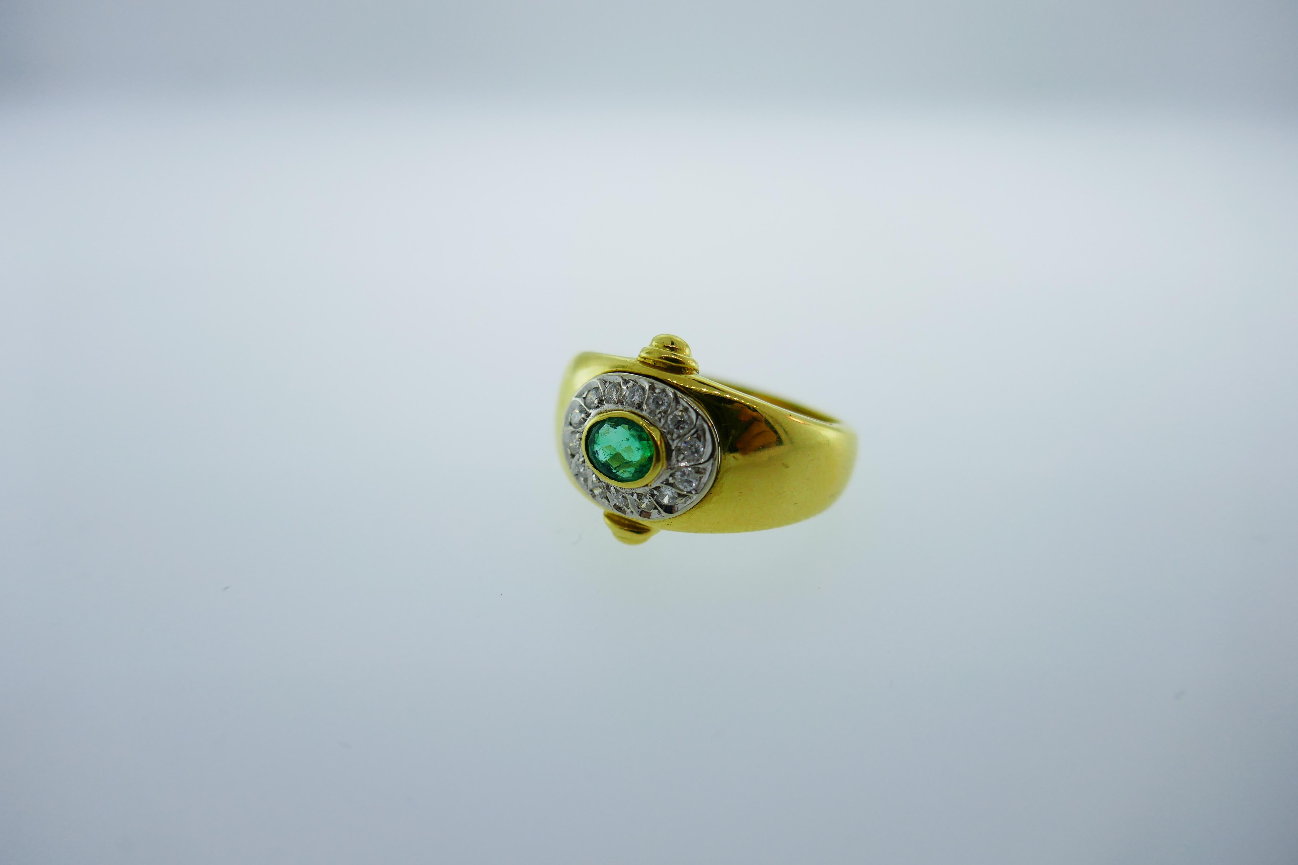 Cartier 18 Karat Yellow Gold, Emerald and Diamond Ring Vintage, circa 1970s In Good Condition In Beverly Hills, CA