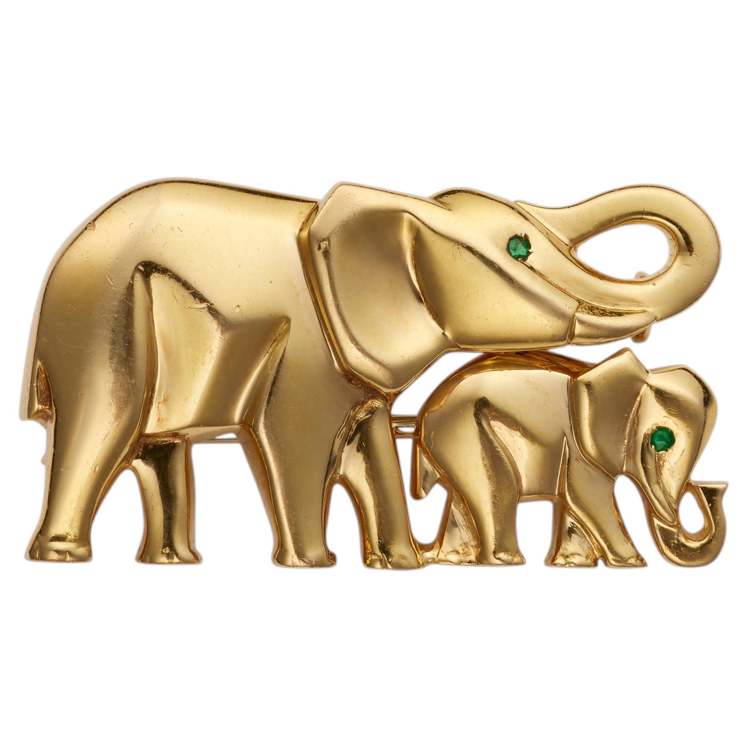 Broche vintage de Cartier con forma de elefante y esmeraldas, de oro amarillo de 18 quilates, de alrededor de 1990