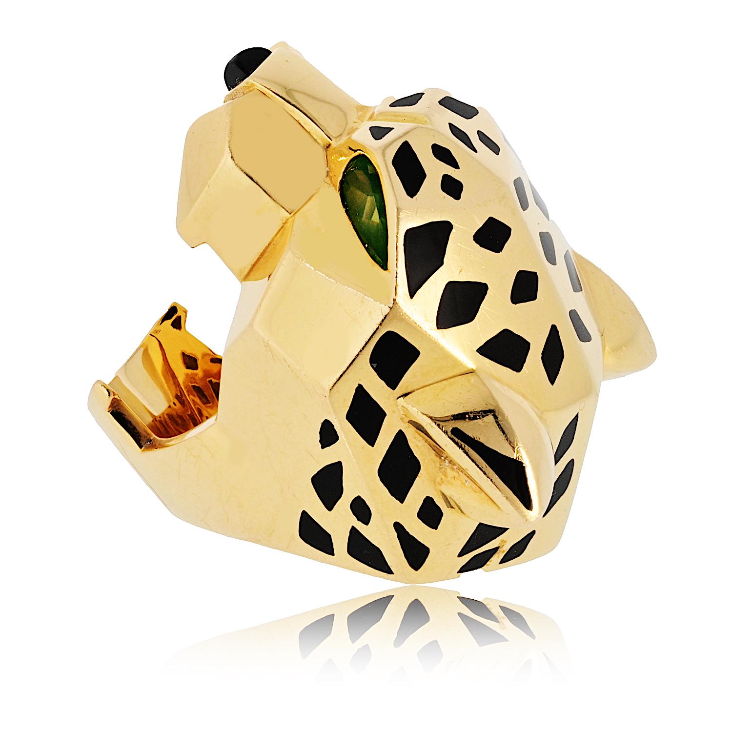 Cartier, bague en or jaune 18 carats EU 53 tête de panthère au design solide et tacheté en vente 4