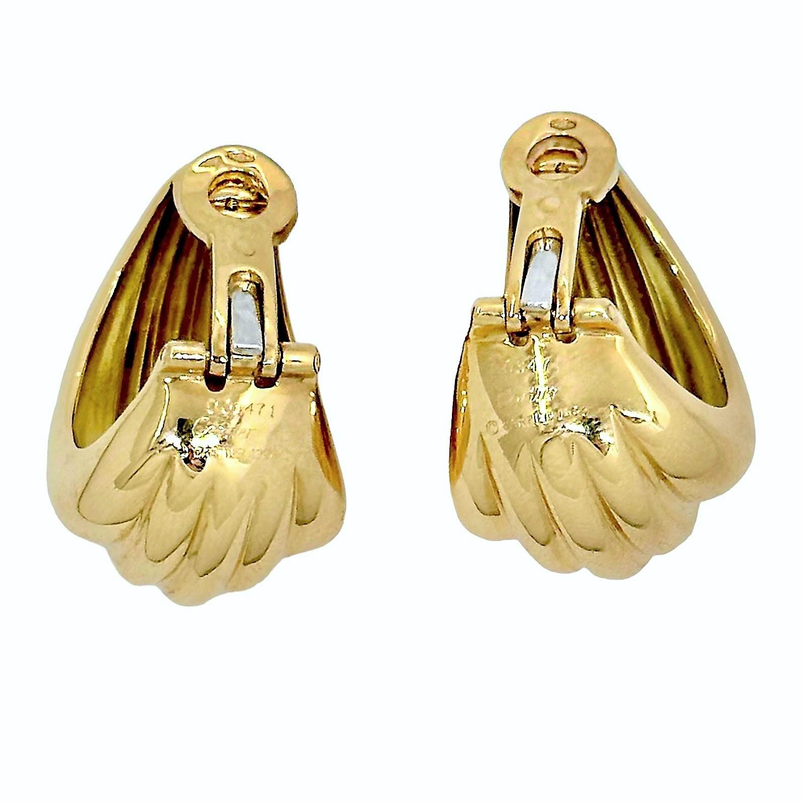 Women's Cartier 18K Yellow Gold Fluted Wide J Hoop Earrings