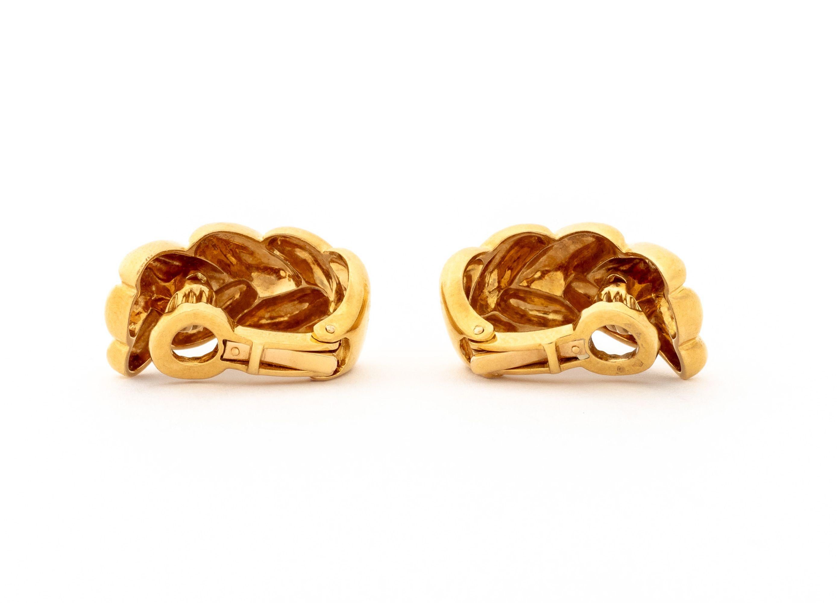 Boucles d'oreilles Huggie en or jaune 18K de Cartier Bon état - En vente à Queens, NY