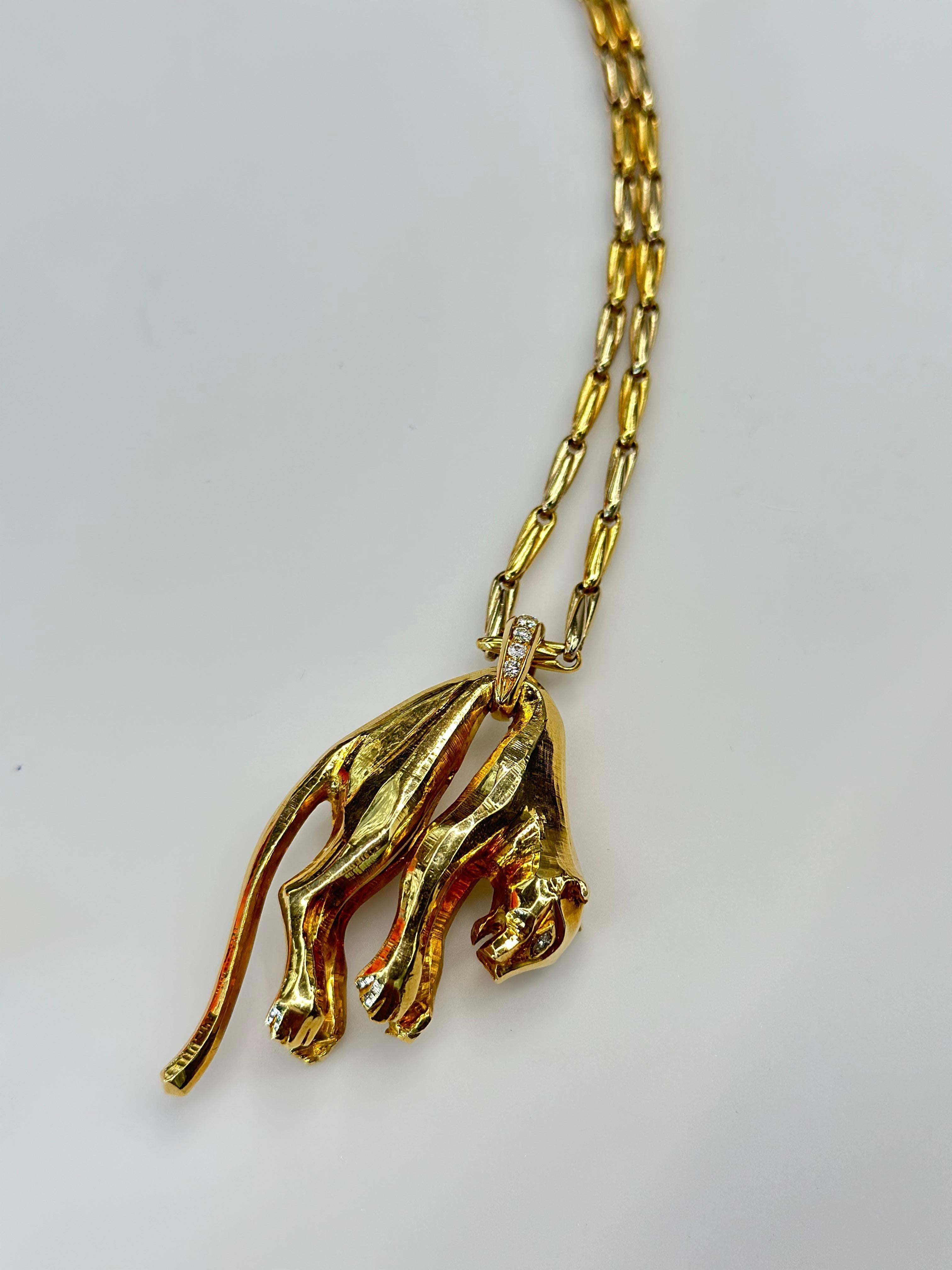 Cartier 18 Karat Gelbgold Ikonische Halskette mit hängendem Panther-Anhänger Damen im Angebot