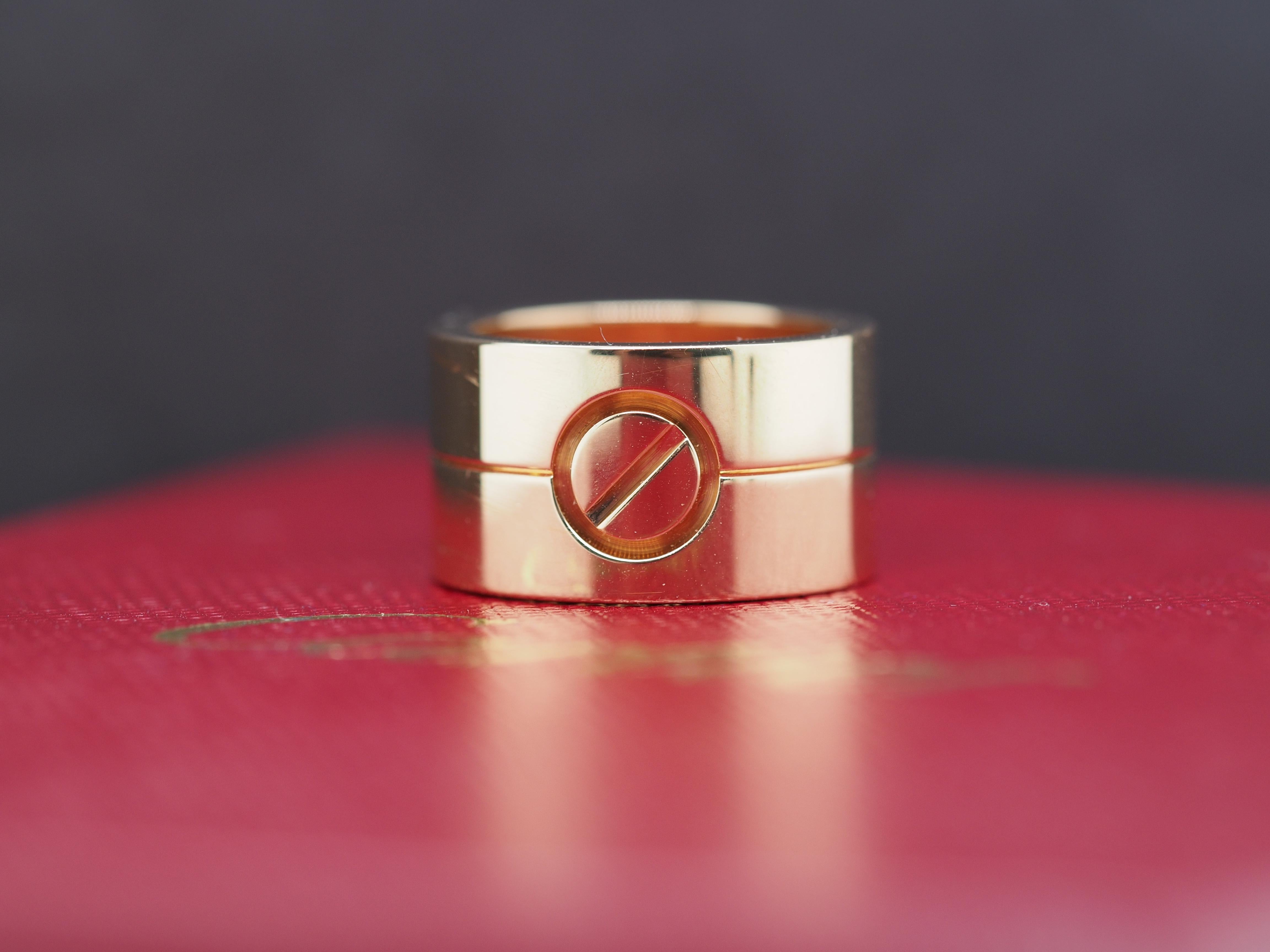 Year: 2000

Item Details:
Ring Size: 4.5 [CARTIER Size: 48]
Metal Type: 18K Yellow Gold [Hallmarked, and Tested]
Weight: 14.7 grams

‌

Band Width: 0.9 mm
Condition: Excellent