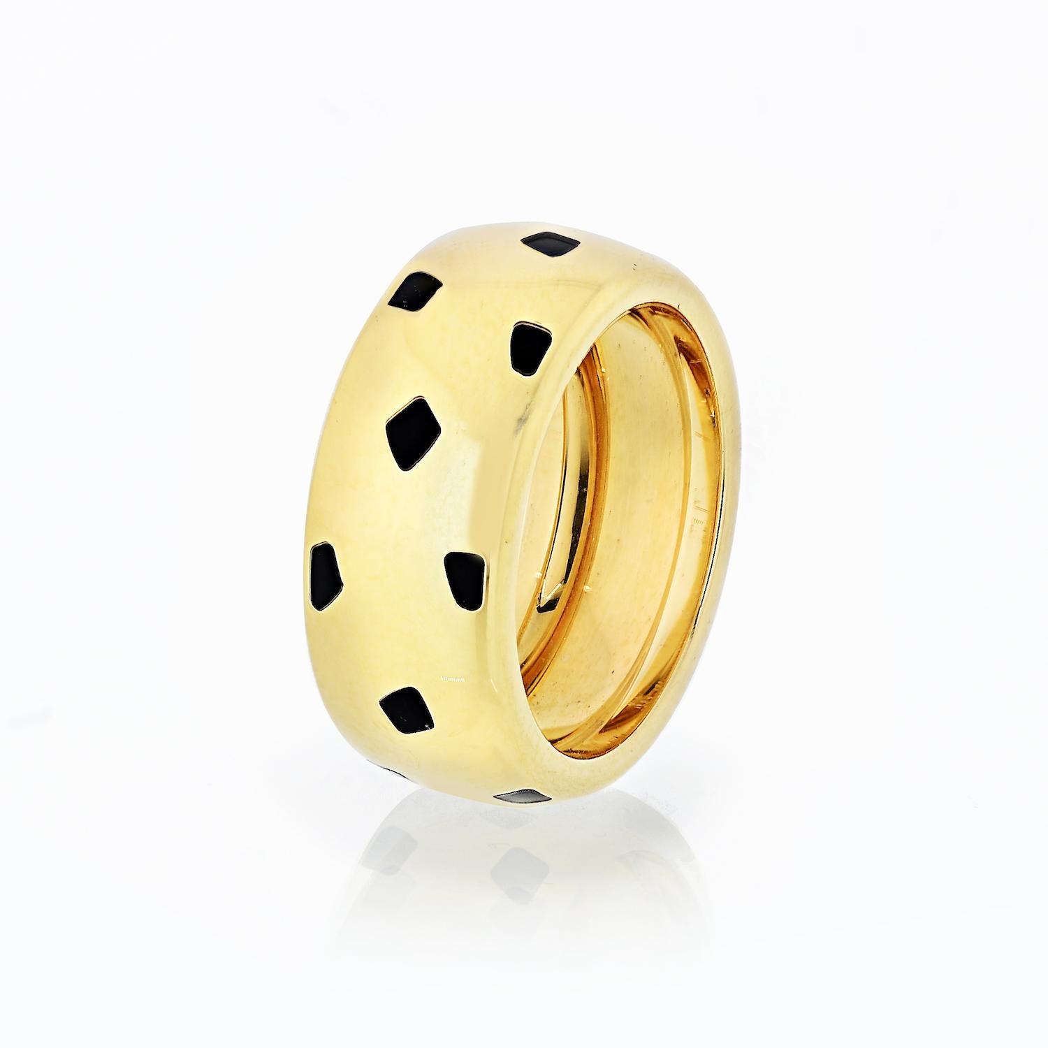 Panthere de Cartier ring 18K yellow gold black lacquer ring. Ring Width: 8.8mm. Ring size 54 US 7. Weight: 14.3g. Cartier's Panthere collection will always be so elegant and will never go out of style. Excellent pre-owned condition. Comes with box.