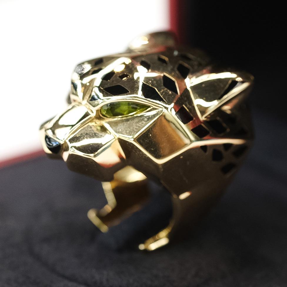 Cartier 18k Yellow Gold Panthere Head Solid Design Spotted Lacquer Ring In Excellent Condition In New York, NY