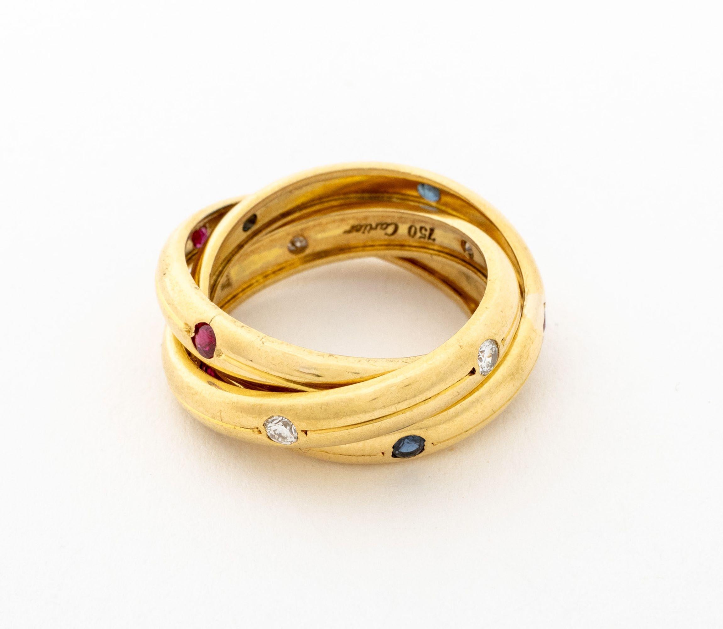 Moderne Bague trinité en or jaune 18 carats rubis diamant en vente