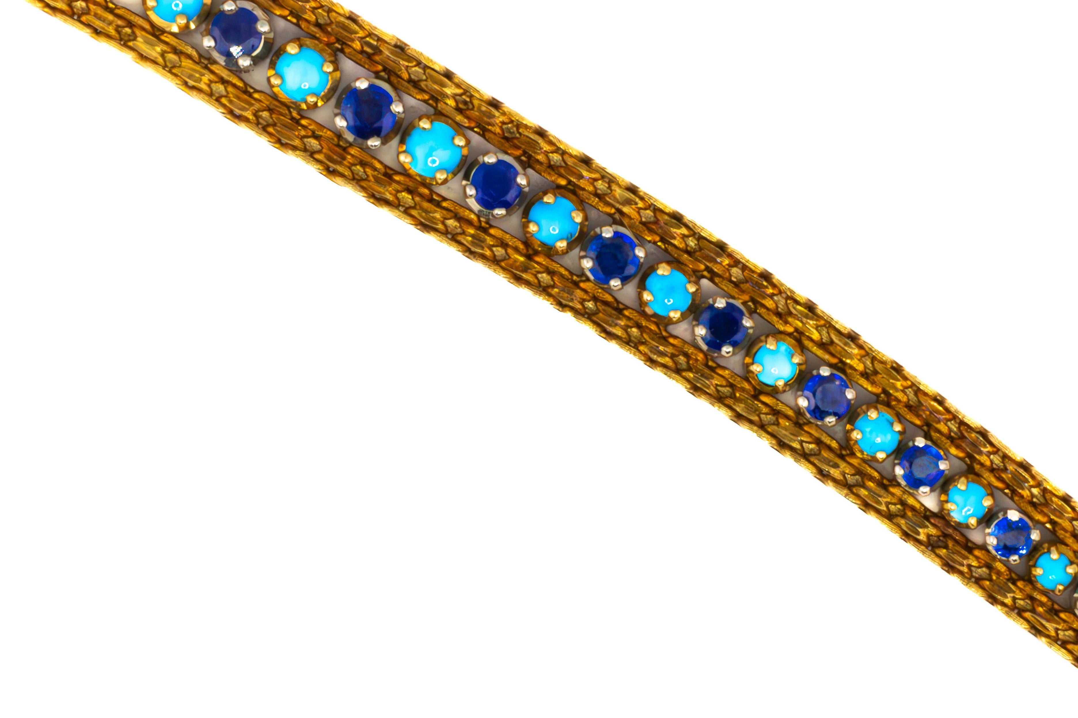 Bracelet de ligne en or jaune 18K, saphir et turquoise de Cartier

Description : Un bracelet Cartier raffiné en or jaune 18 carats, conçu avec une ligne continue de cabochons alternant turquoise et saphir bleu qui créent un jeu de couleurs vif et