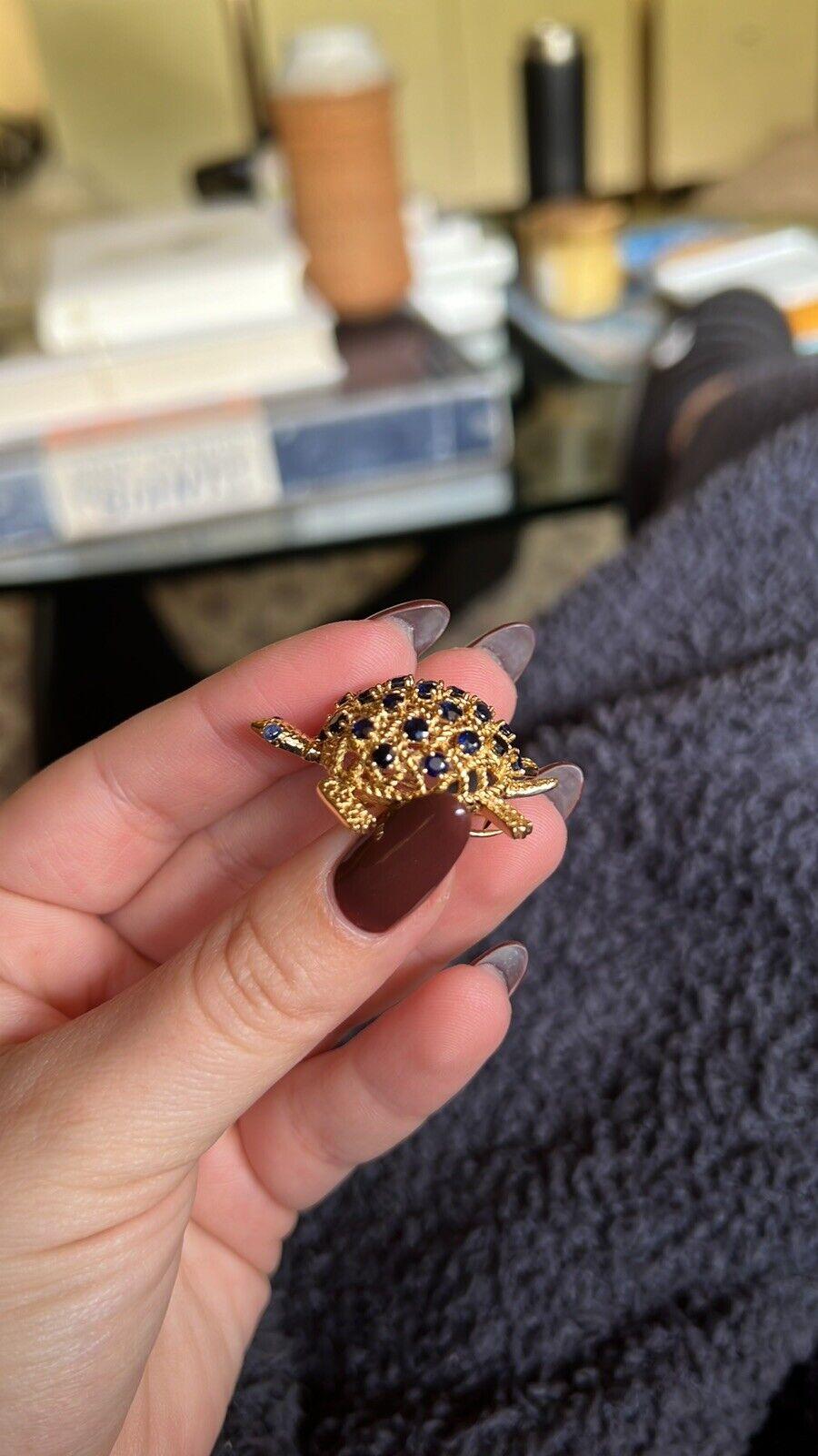Cartier 18k Yellow Gold & Sapphire Turtle Clip / Brooch Retro, circa 1950s In Excellent Condition For Sale In Beverly Hills, CA