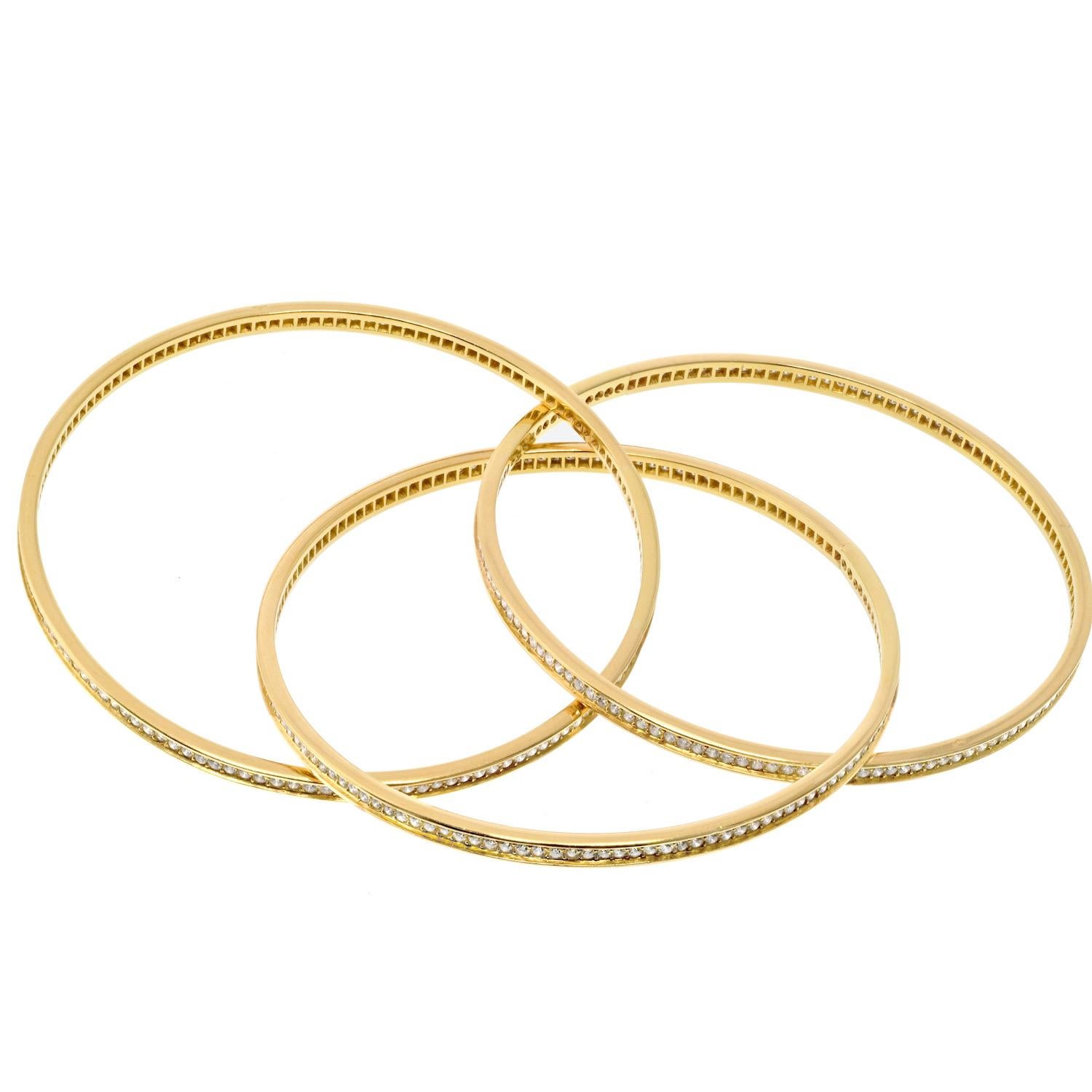 Cartier Bracelet Trinity modèle moyen en or jaune 18 carats avec diamants Excellent état - En vente à New York, NY