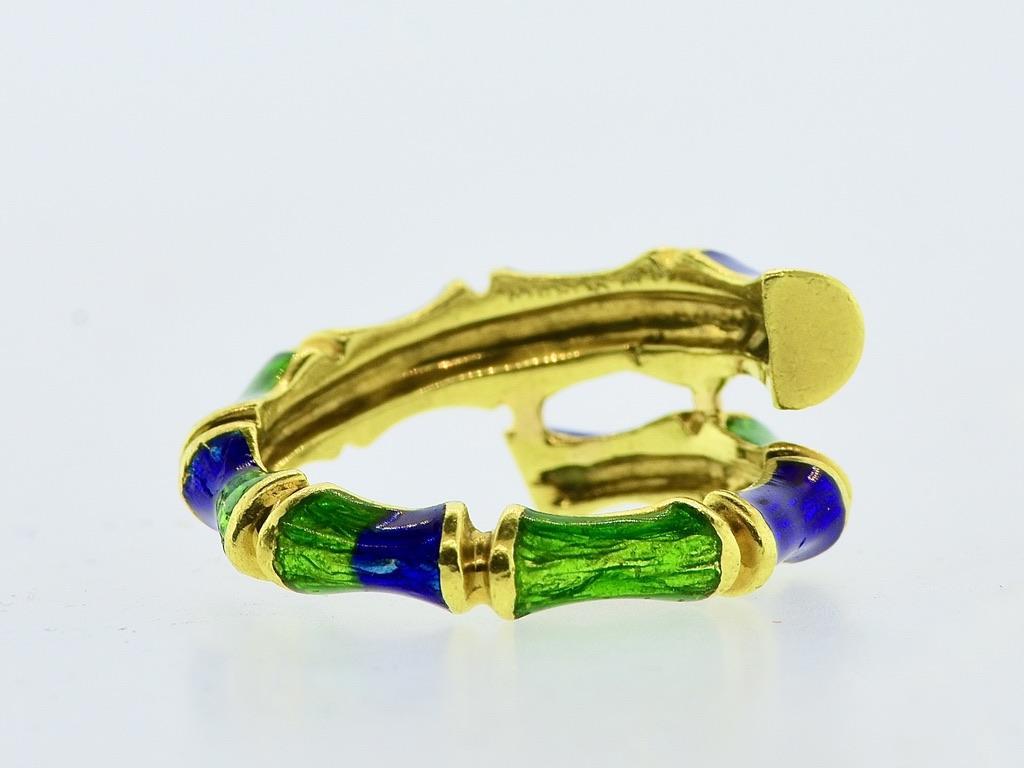 Bague Vintage en or jaune 18K avec émail bleu et vert de Cartier en vente 2
