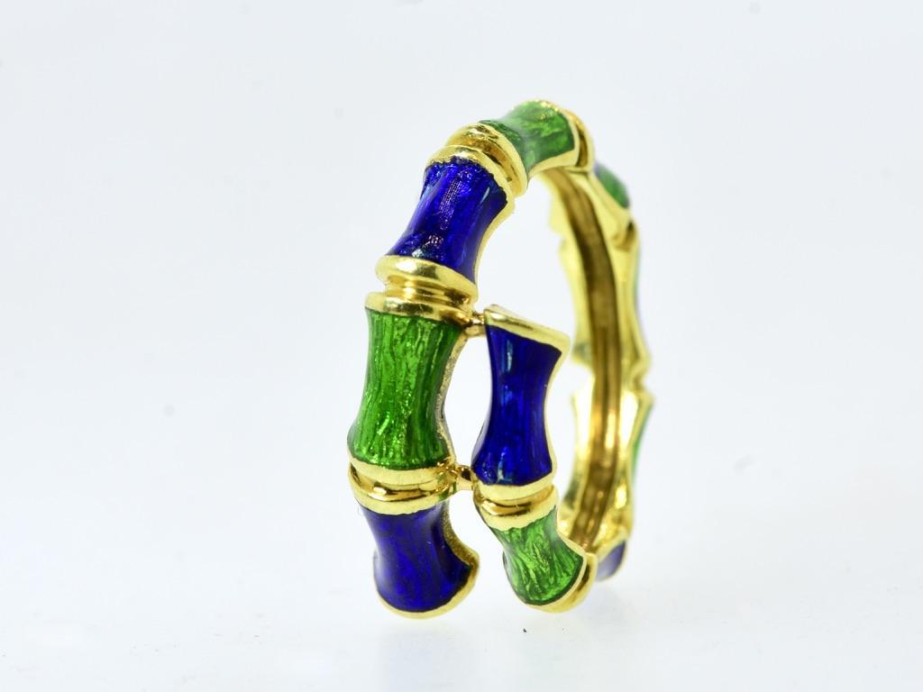 Bague Vintage en or jaune 18K avec émail bleu et vert de Cartier en vente 3
