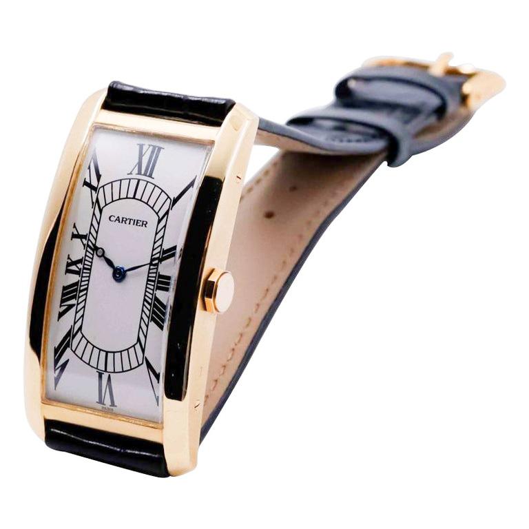 Cartier 18Kt. Grand Tank Art Déco en or avec cadran et papier d'origine, années 1960 en vente 1