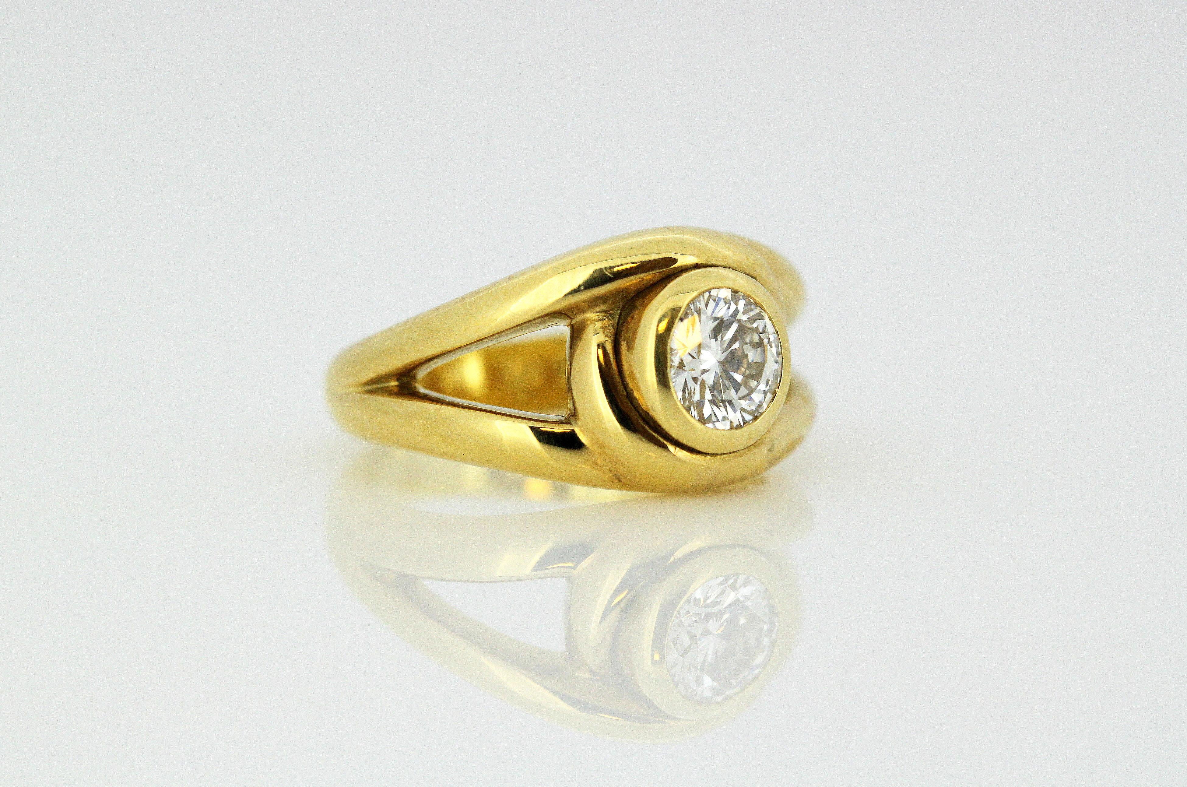 Cartier 18 Karat Gold Ladies Ring with 0.58 Carat Diamond, Cartier, Paris 3
