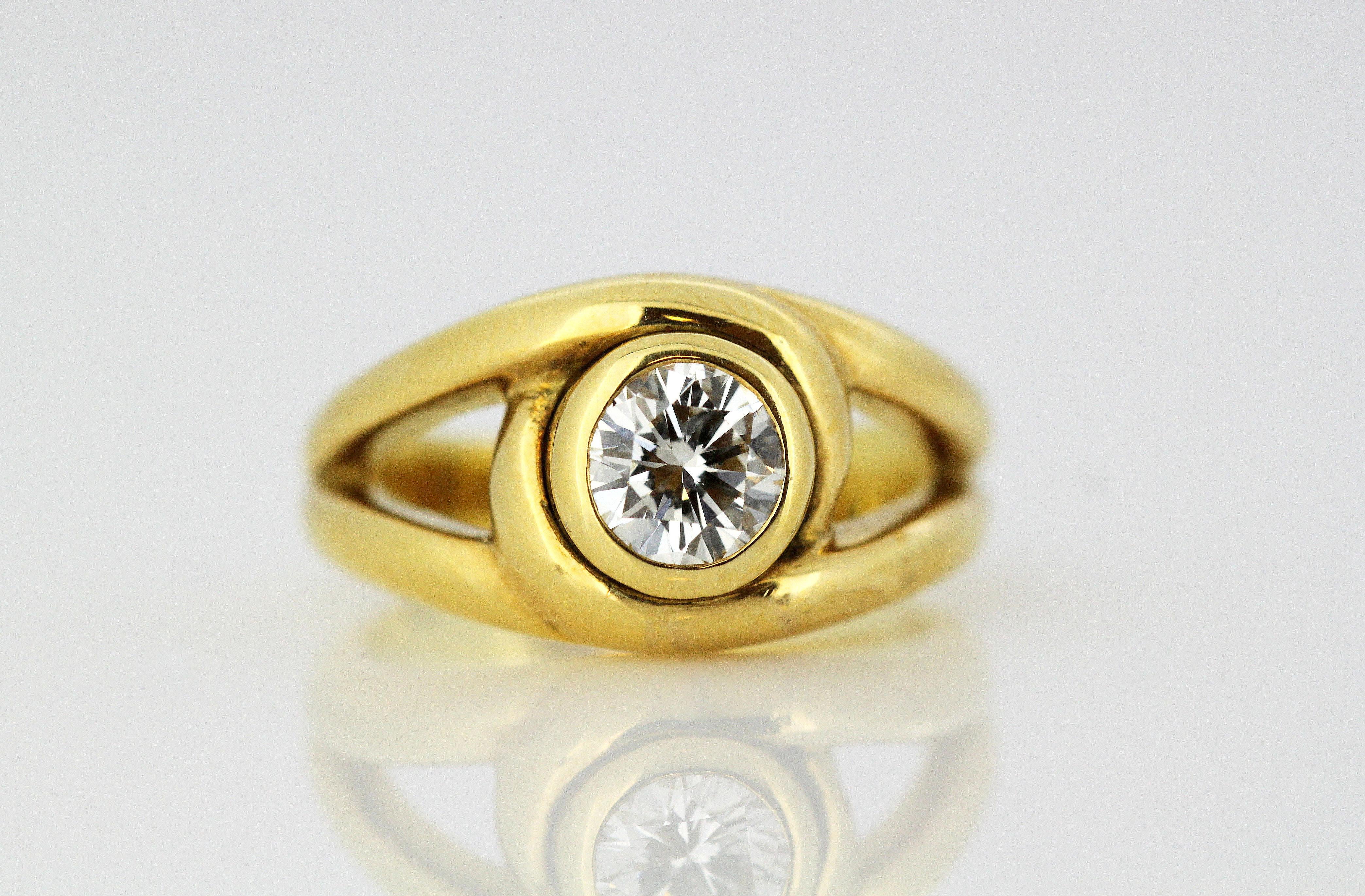 Cartier 18 Karat Gold Ladies Ring with 0.58 Carat Diamond, Cartier, Paris 4