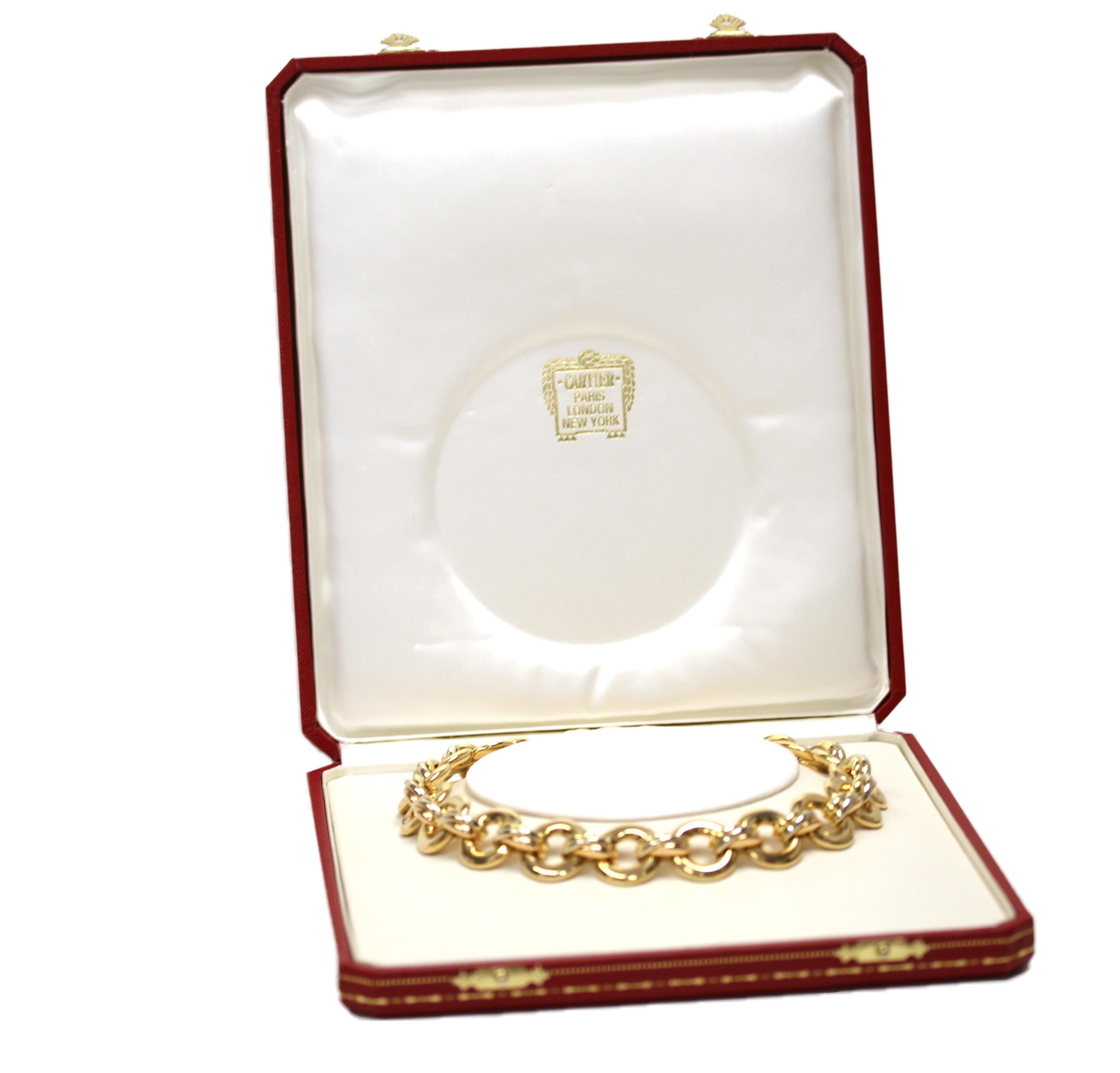 Cartier 18 Karat Gold Trinity Runde Gliederhalskette  im Zustand „Hervorragend“ im Angebot in Bethesda, MD