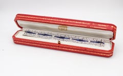 CARTIER 1930 Pulsera Art-Deco de platino con diamantes y zafiros de 26,11 quilates