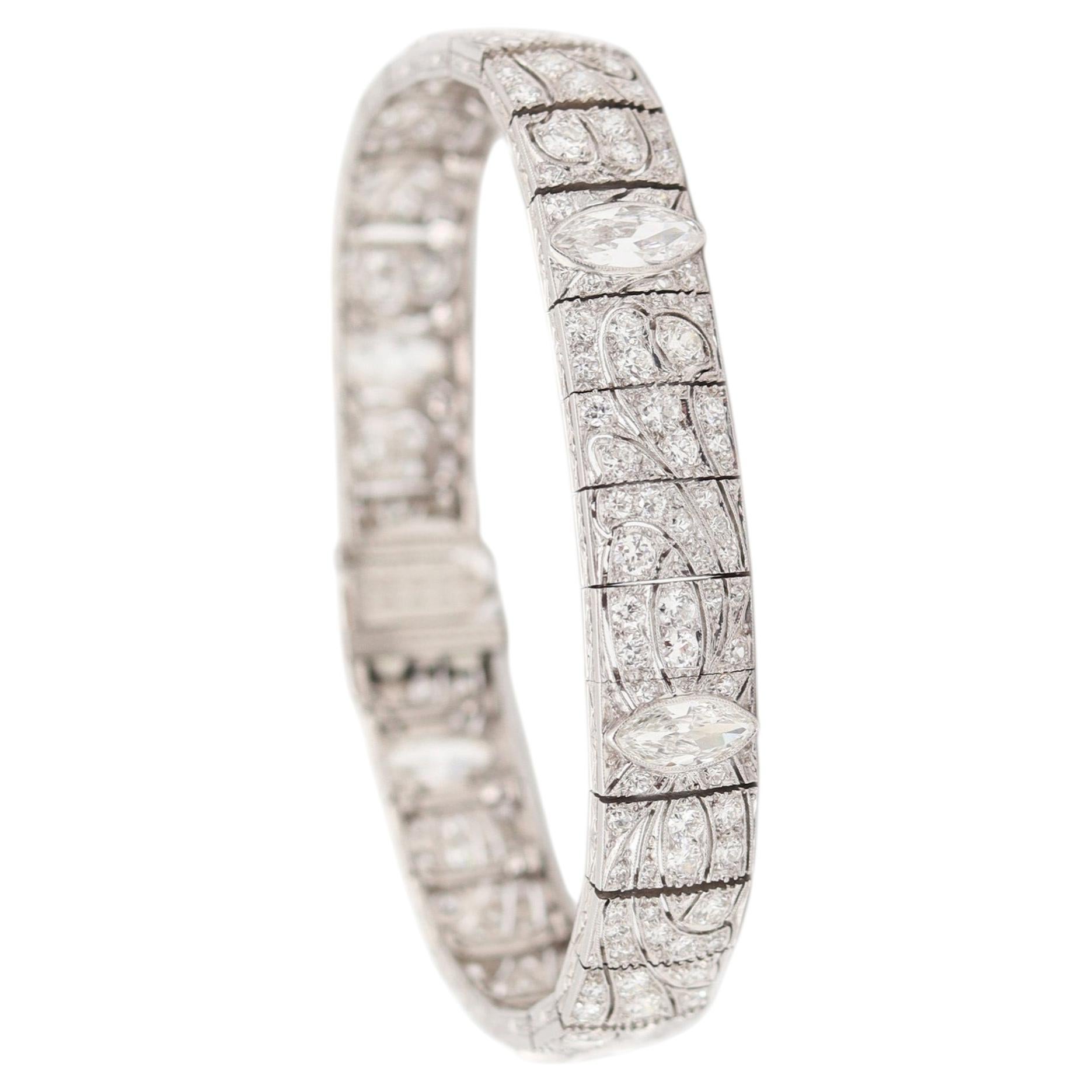 CARTIER 1930 Art Deco Platinum Bracelet With 18.30 Cwt. Of VS Diamonds In Box