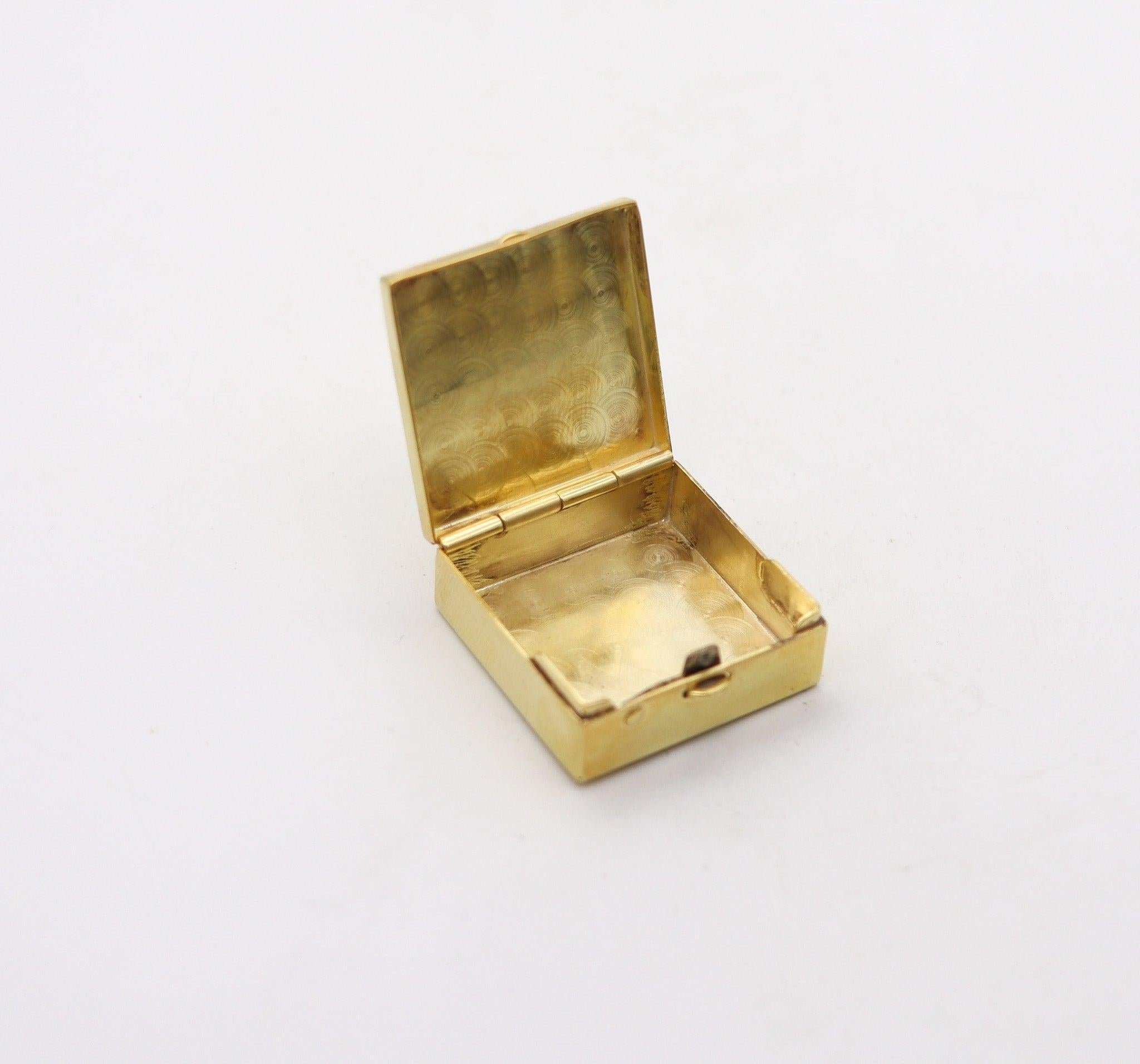 CARTIER 1930 Art Deco Square Pill Box In 18Kt Yellow Gold Vermeil On Sterling In Excellent Condition In Miami, FL