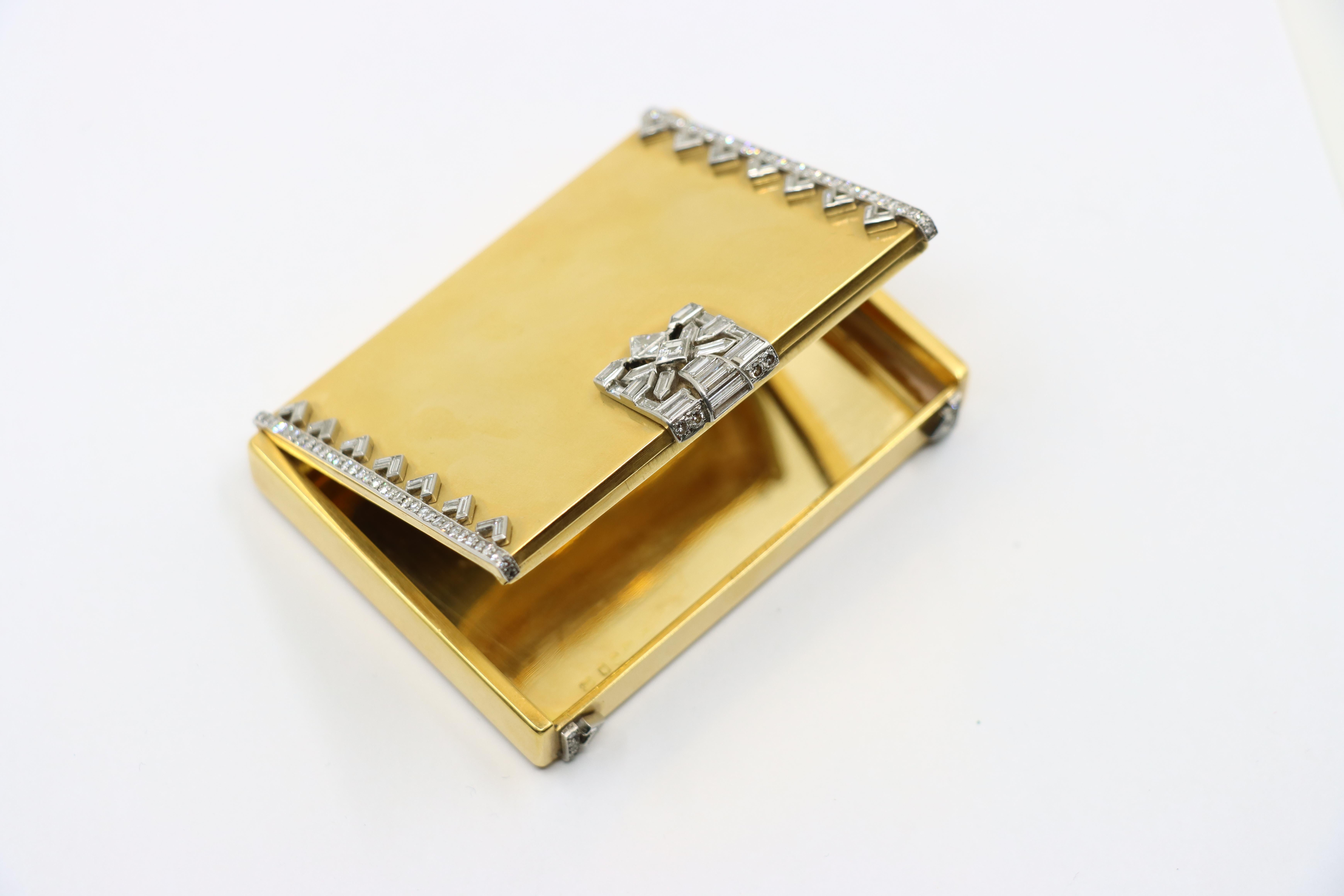 Boîte à maquillage en or 18 carats et diamants de Cartier des années 1930 en vente 8
