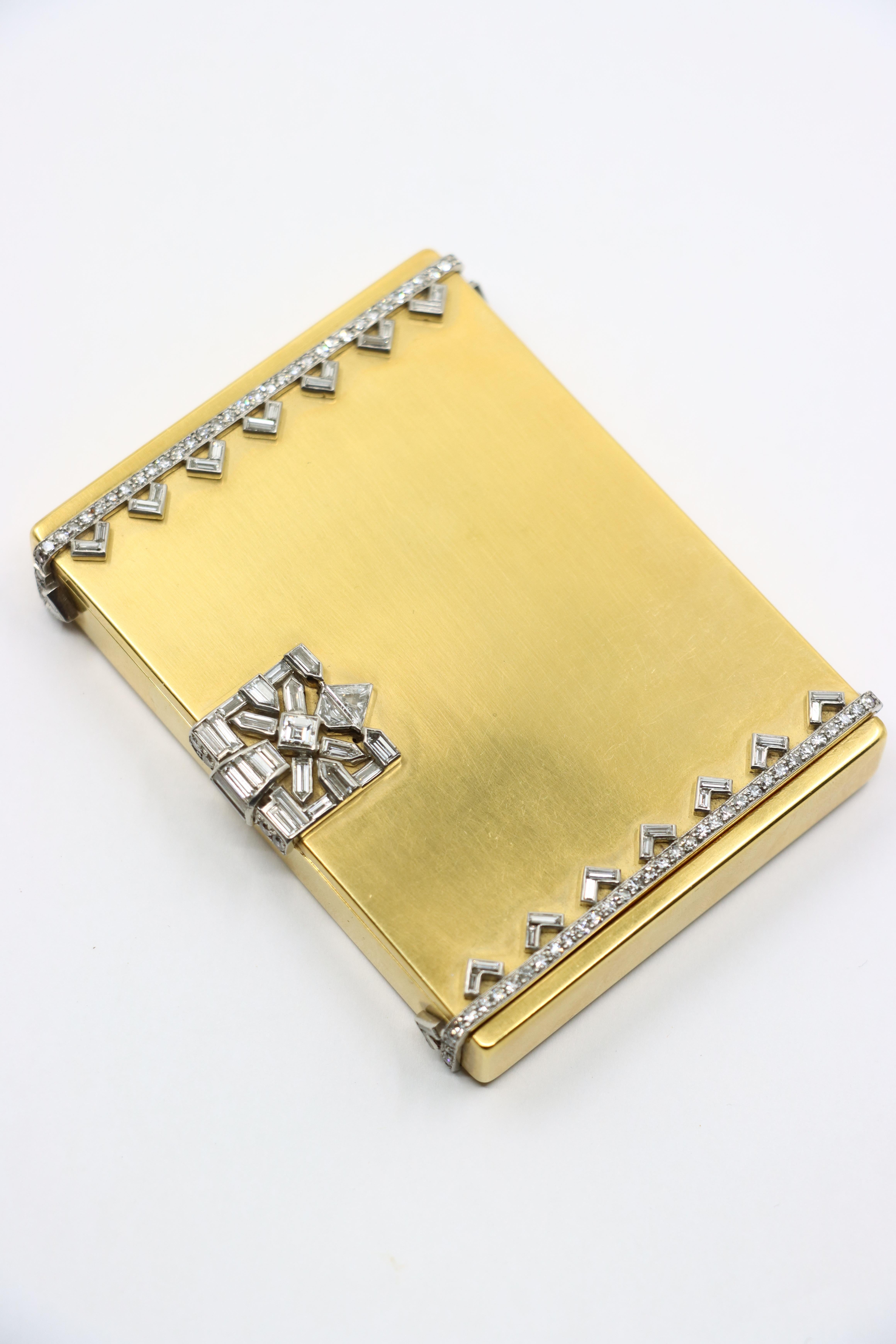 Boîte à maquillage en or 18 carats et diamants de Cartier des années 1930 Bon état - En vente à Flushing, NY