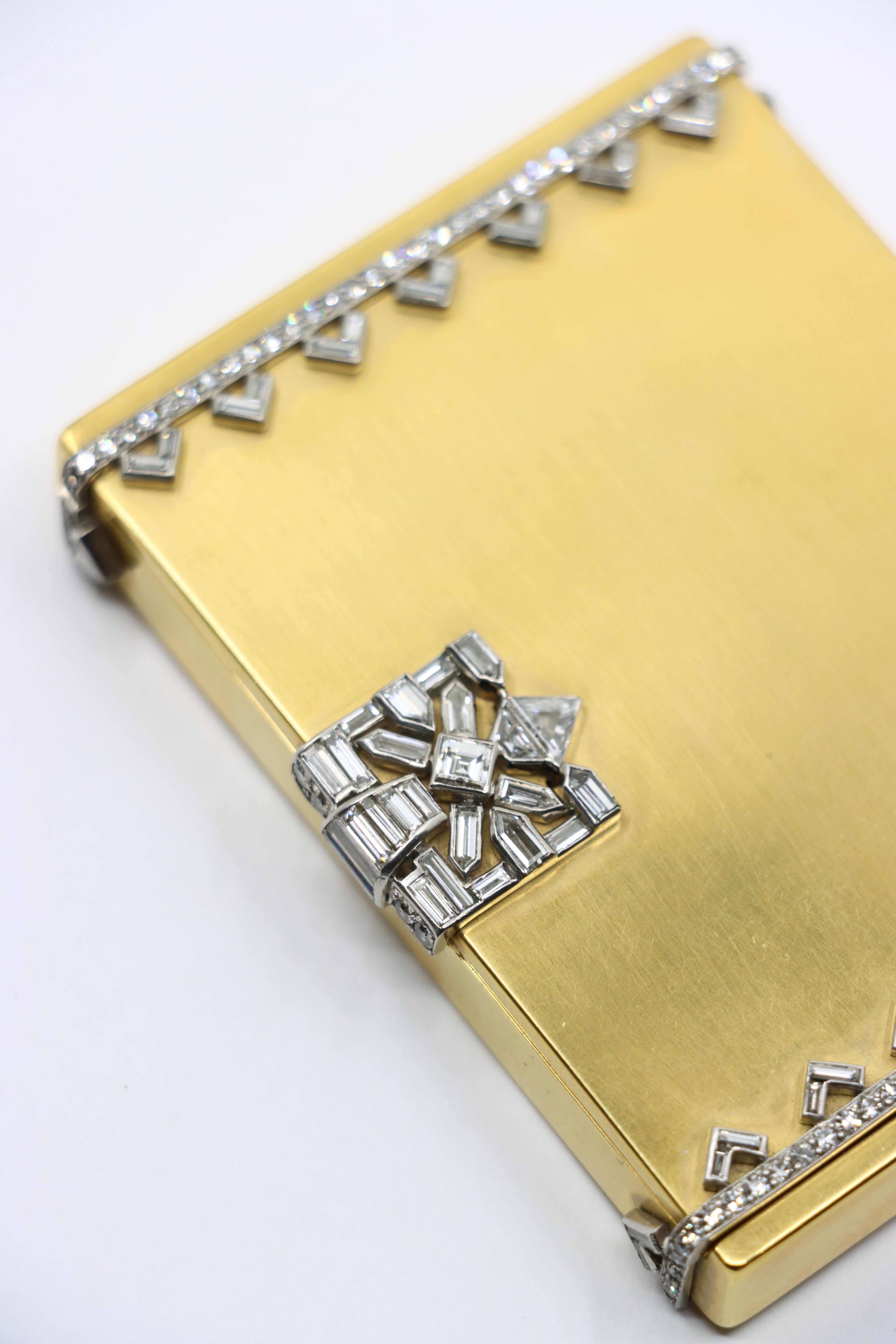 Boîte à maquillage en or 18 carats et diamants de Cartier des années 1930 Unisexe en vente