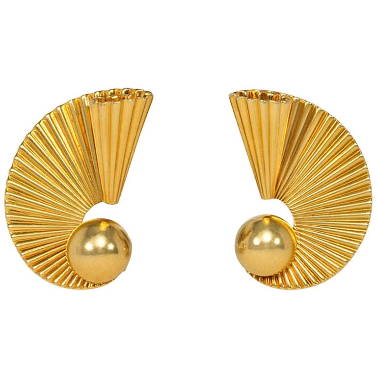 Cartier 1940s Gold Scroll Design Clip Earrings