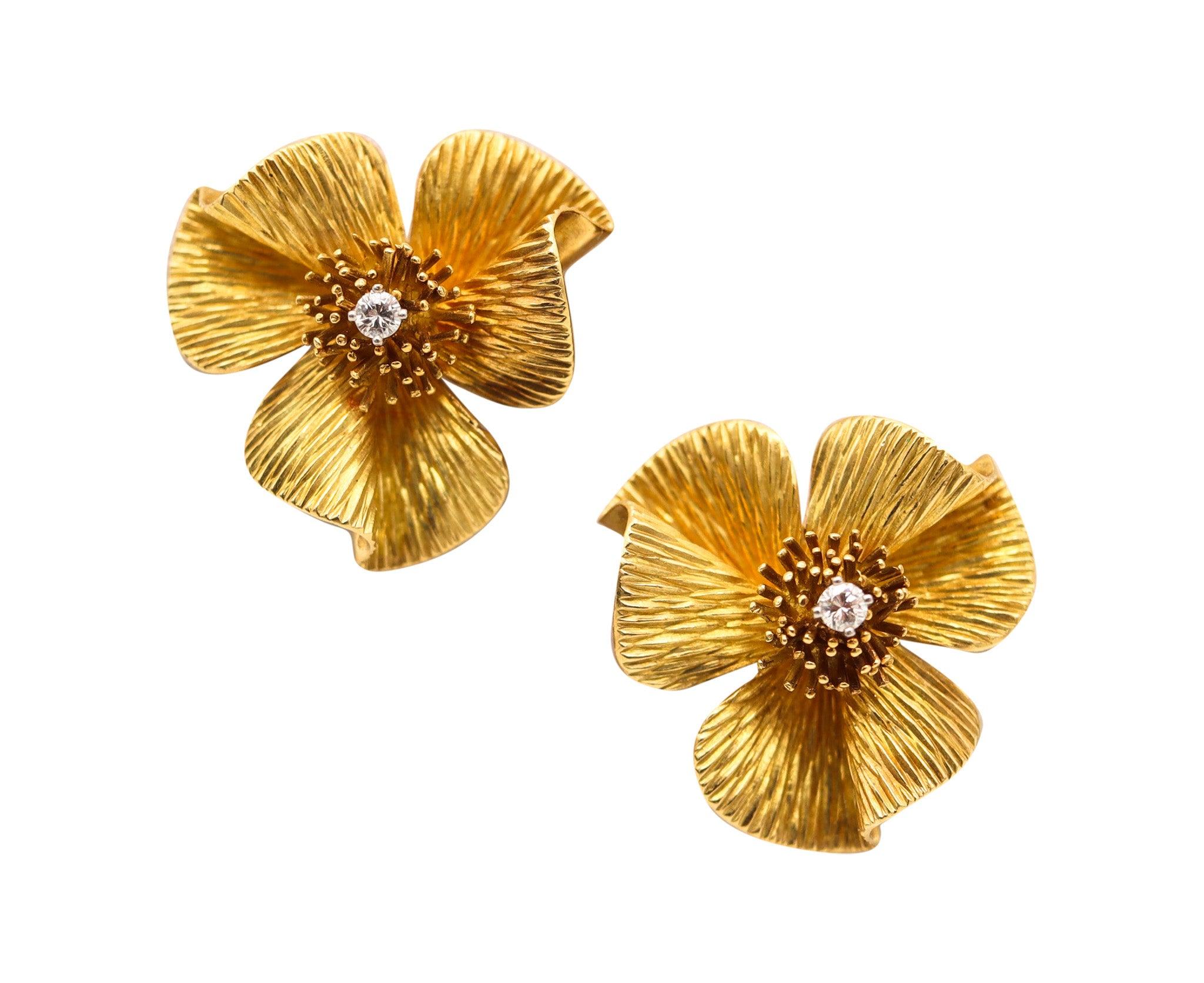 CARTIER 1950 Floriated Clips-On Earrings In 18Kt Yellow Gold With VS Diamonds en venta