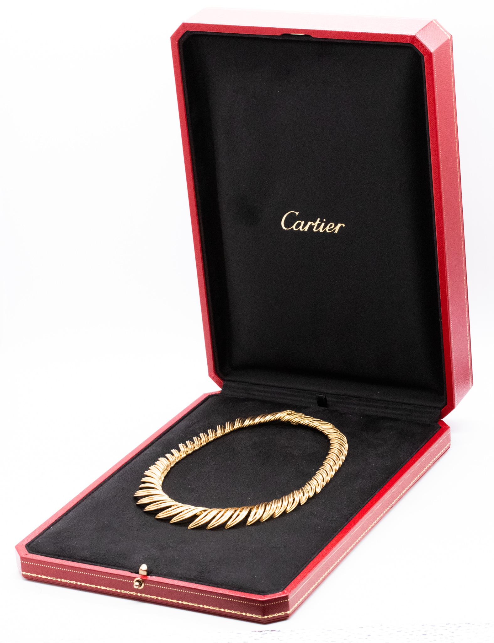Cartier 1950 Paris von Andre Vassort Seltene Piume-Halskette aus 18 Karat strukturiertem Gold (Nachkriegszeit)