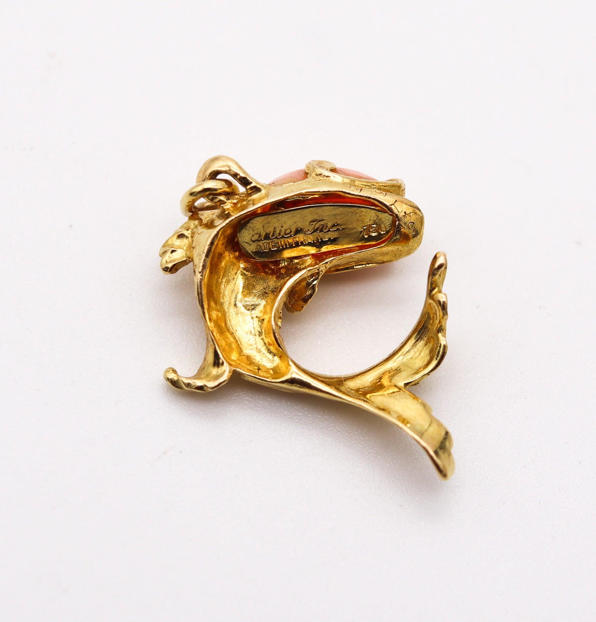 CARTIER 1955 Zodiacal Piscis Textured Fish Pendant 18Kt Yellow Gold With Coral 1