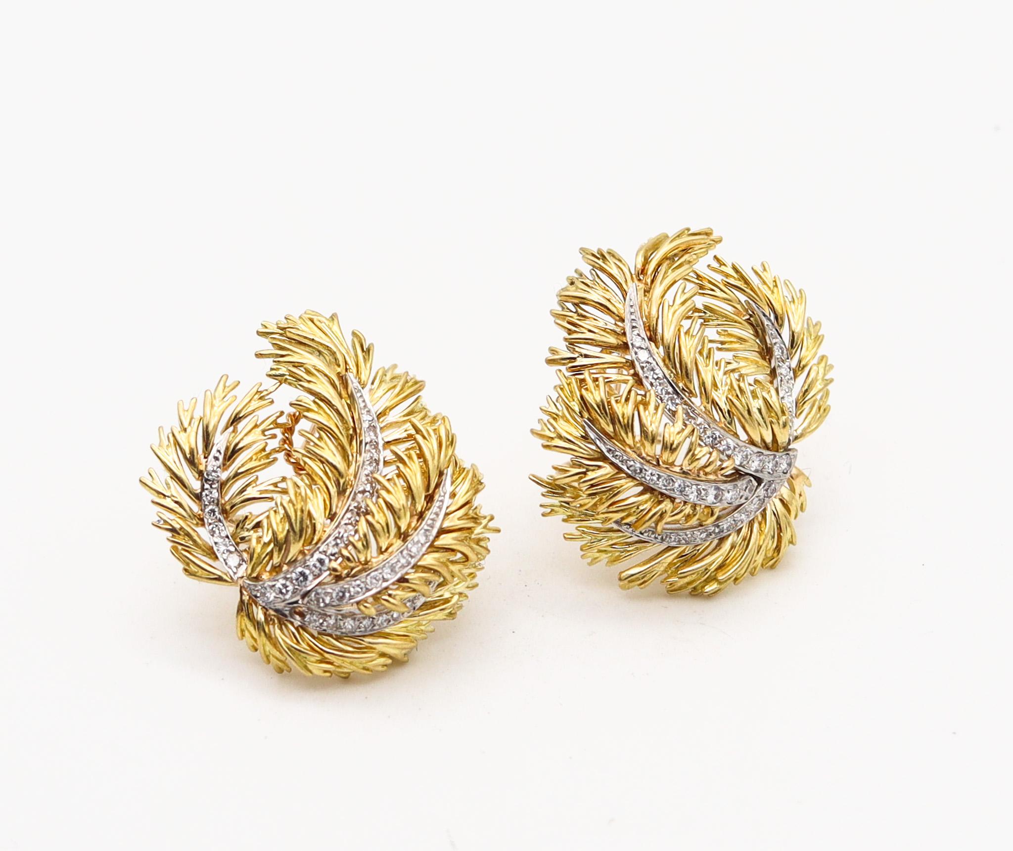 Round Cut Cartier 1960 Clips Earrings In 18Kt Yellow Gold With 1.76 Ctw In VS Diamonds