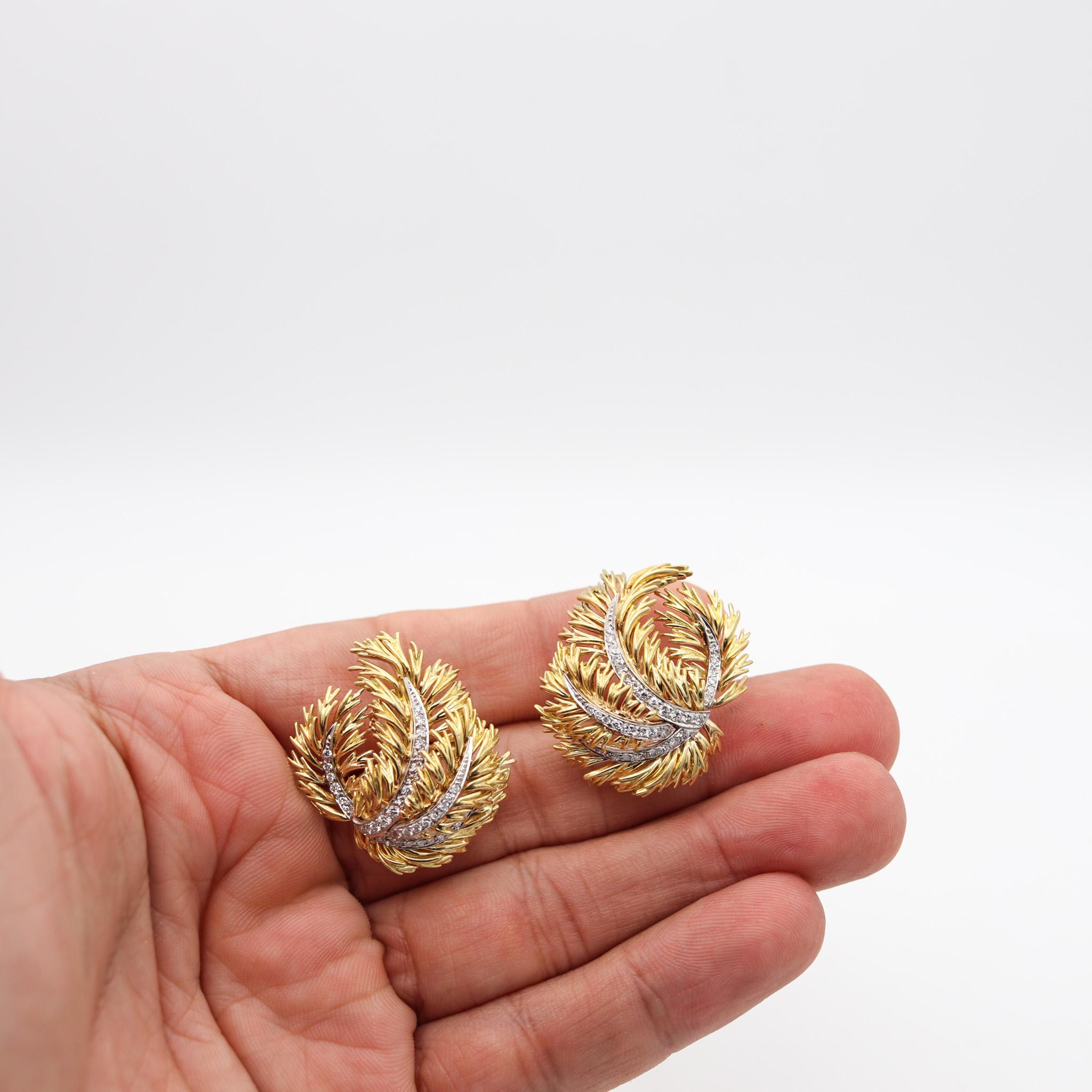 Cartier 1960 Clips-Ohrringe aus 18 Karat Gelbgold mit 1,76 Gesamtkaratgewicht in VS Diamanten 1